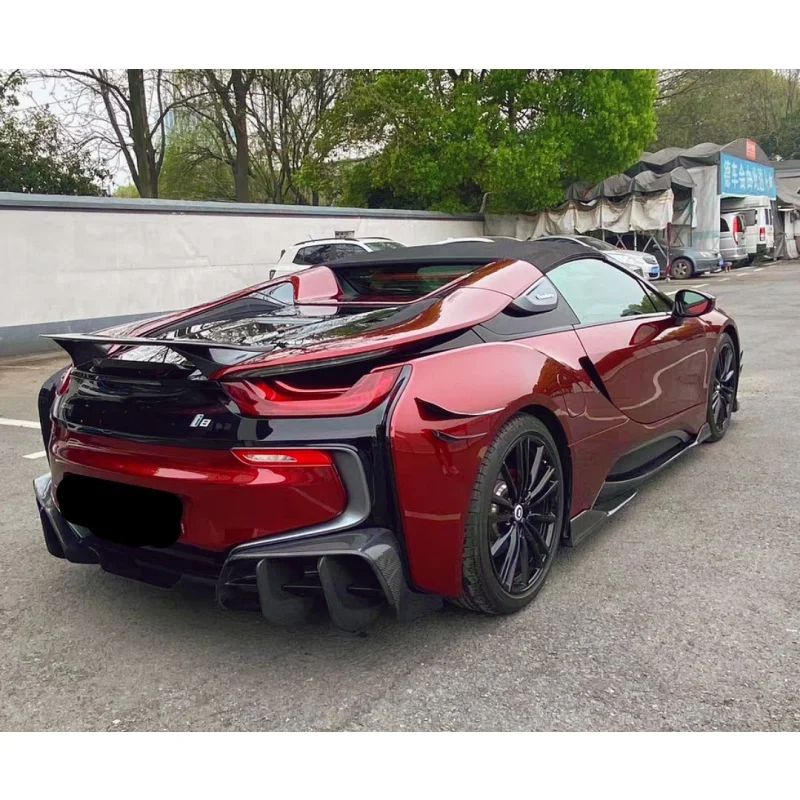 Для модифицированного кузова BMW I8, передние и задние бамперы из углеродного волокна в стиле EB, боковые полотна и ветровые лопасти. 
Для модифицированного кузова BMW I8, передние и задние бамперы из углеродного волокна в стиле EB, боковые полотна и ветровые лопасти.
