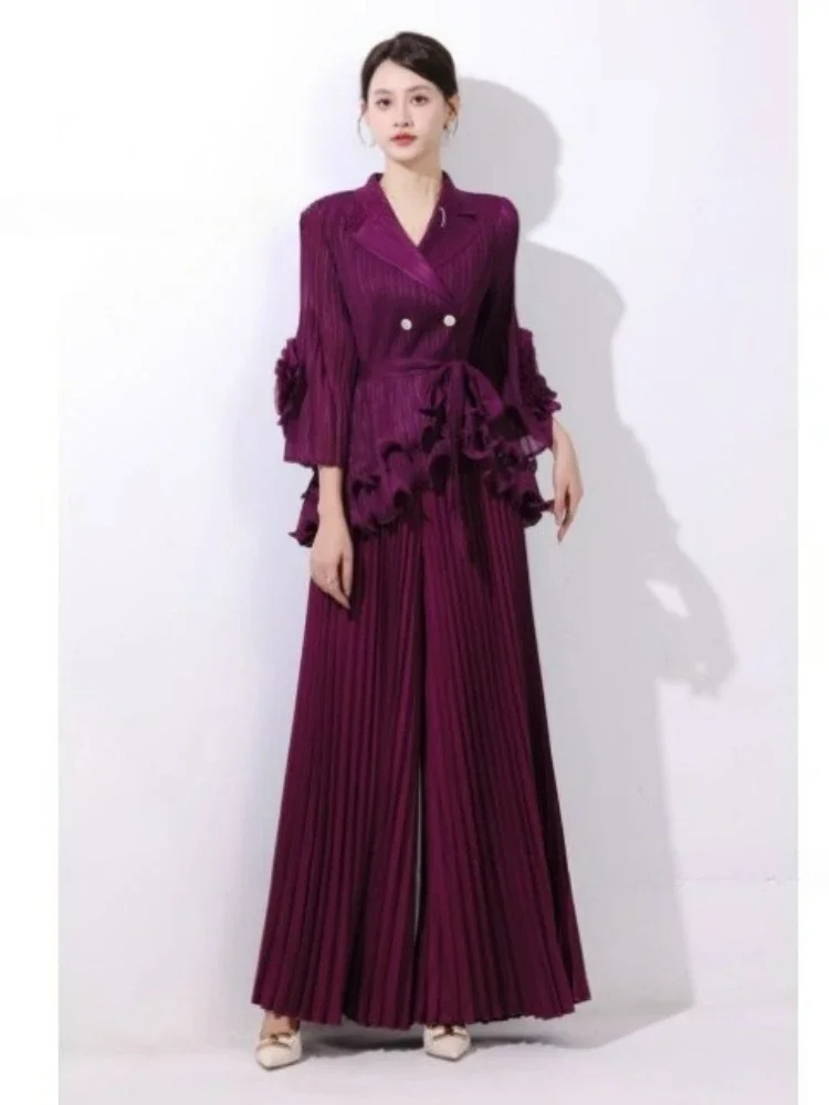 Miyake's New Fashionable Fungus Edge Slim Loose Suit Hand-cranked Embroidered Pleated Top Elegant Pleated Trousers Two-piece Set
Miyake's New Fashionable Fungus Edge Slim Loose Suit Hand-cranked Embroidered Pleated Top Elegant Pleated Trousers Two-piece Set