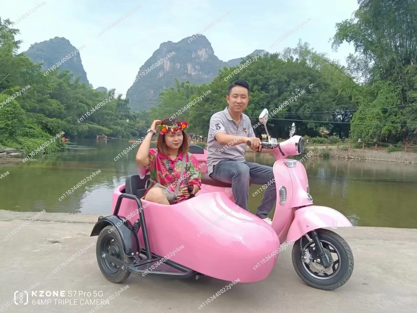 Sightseeing tour of Baga Yizi car for rent in the three-wheeled electric vehicle scenic spot 72v 
Sightseeing tour of Baga Yizi car for rent in the three-wheeled electric vehicle scenic spot 72v