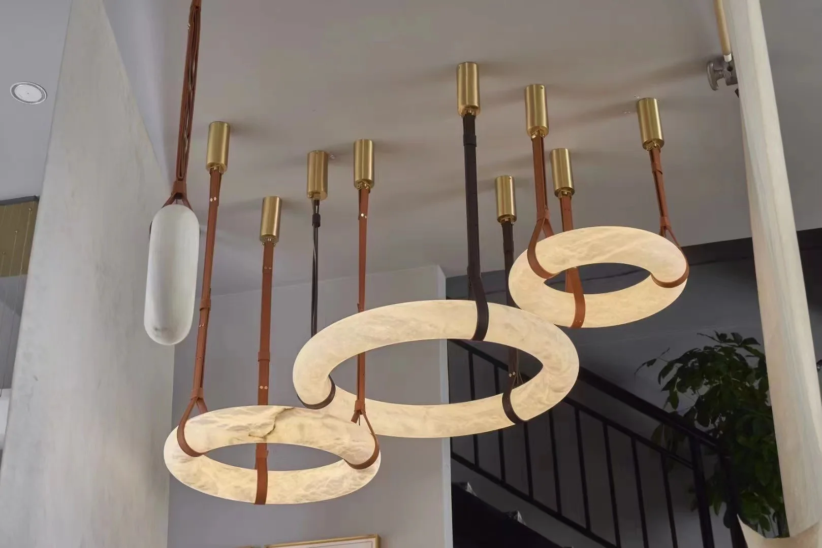 Custom High Quality Alabaster Chandelier Copper Marble Alabaster Pendant Light Hotel Villa
Custom High Quality Alabaster Chandelier Copper Marble Alabaster Pendant Light Hotel Villa