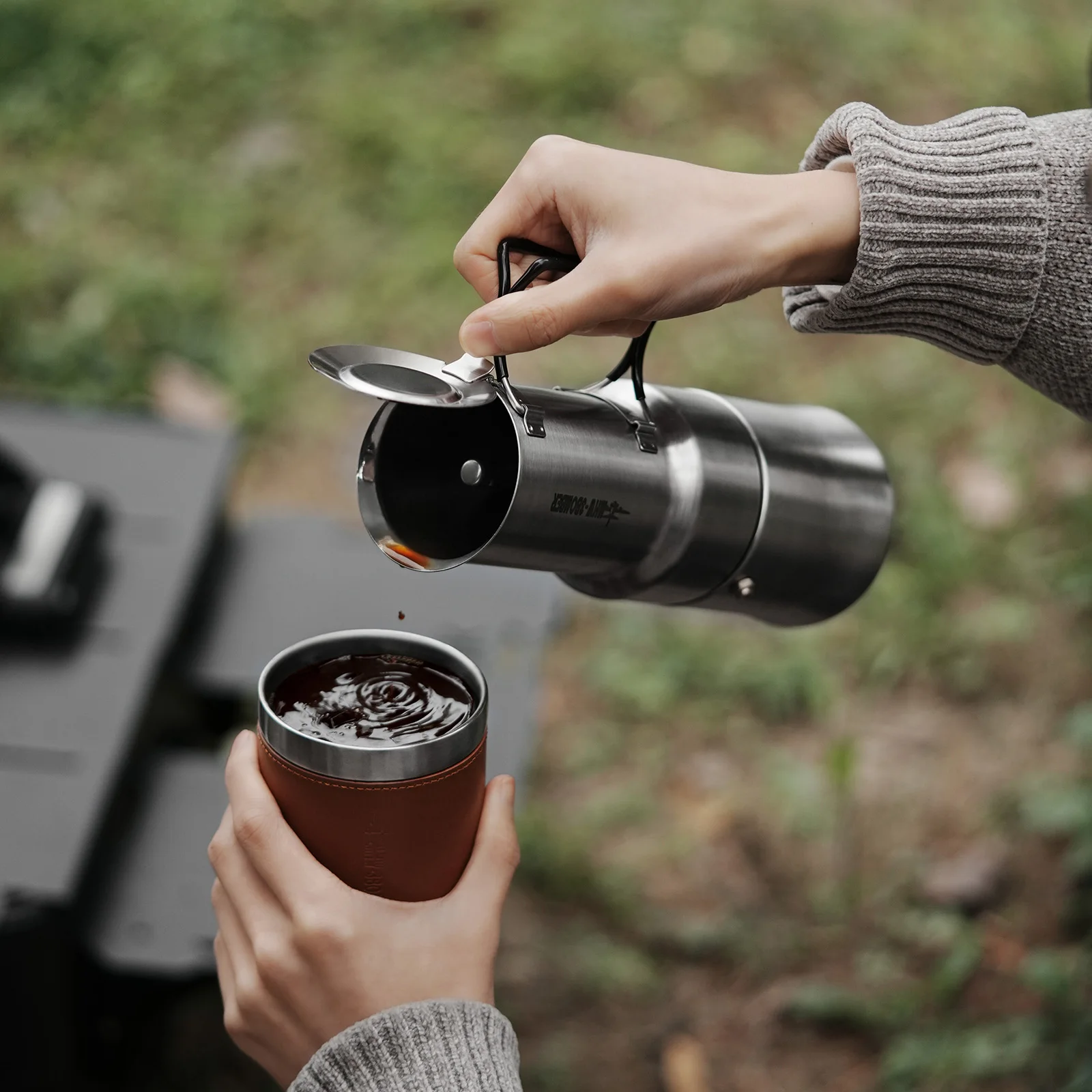 MHW-3BOMBER Moka Pot 350ml Stainless Steel Coffee Maker Integrated Pot-cup Foldable Handle Espresso Pot for Camping Coffee Tool
MHW-3BOMBER Moka Pot 350ml Stainless Steel Coffee Maker Integrated Pot-cup Foldable Handle Espresso Pot for Camping Coffee Tool