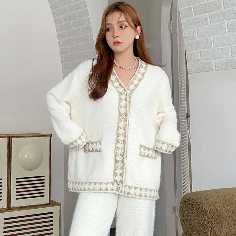 Winter 2 Pieces Set Pajamas Set Female Loungewear Flannel Sleepwear High-End Feather Yarn Nighty Suit Lady Sexy House Clothes
Winter 2 Pieces Set Pajamas Set Female Loungewear Flannel Sleepwear High-End Feather Yarn Nighty Suit Lady Sexy House Clothes