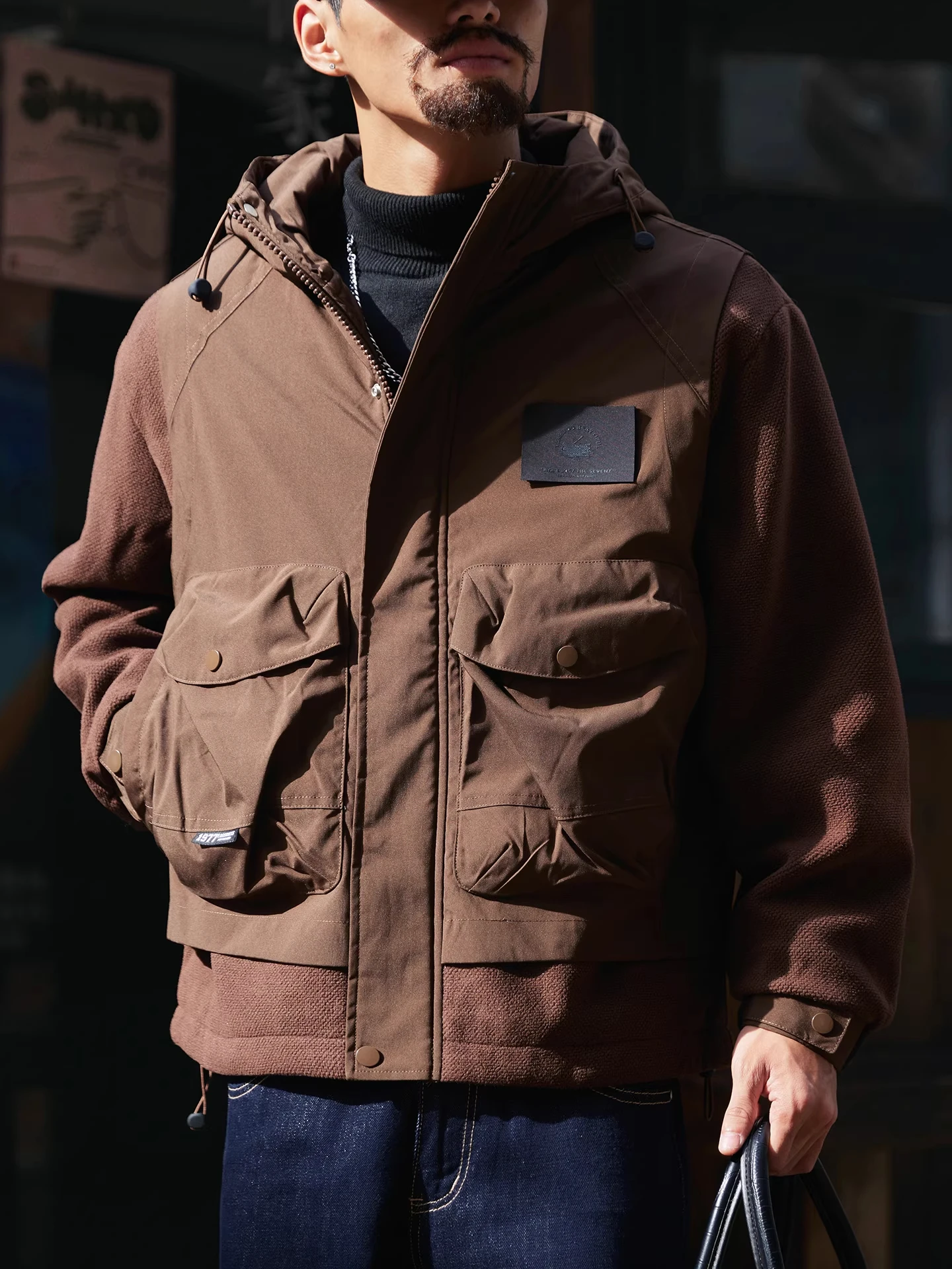 Мужская утепленная зимняя куртка с капюшоном, пуховик, рабочая одежда, модное пальто в стиле пэчворк, теплая молодежная куртка с длинными рукавами
Мужская утепленная зимняя куртка с капюшоном, пуховик, рабочая одежда, модное пальто в стиле пэчворк, теплая молодежная куртка с длинными рукавами