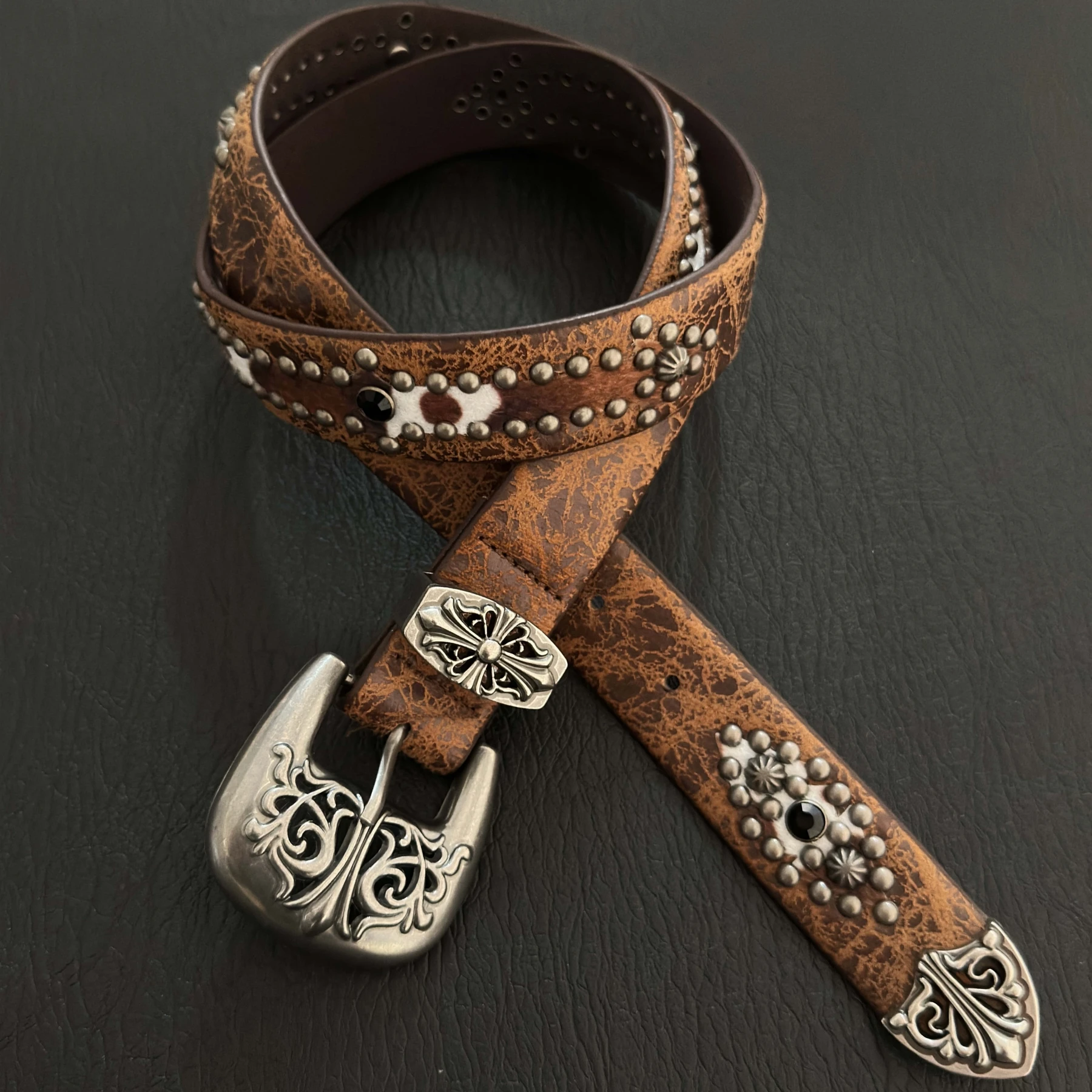 Vintage Handmade Distressed Metal Carved Leather Belt, Rivet Waist Belt, Fashion Matching Accessory, Street Punk
Vintage Handmade Distressed Metal Carved Leather Belt, Rivet Waist Belt, Fashion Matching Accessory, Street Punk