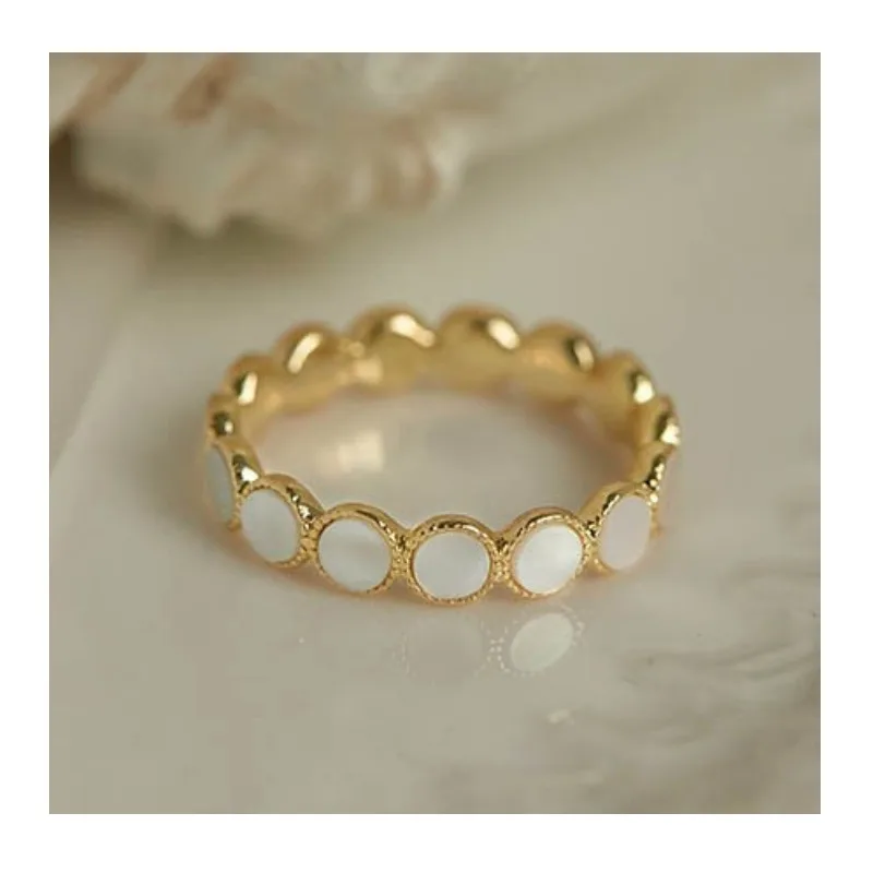 Small Shell Index Finger Fritillary Decorative Ring Female Style Niche Simple Design High-end Light Luxury Jewelry
Small Shell Index Finger Fritillary Decorative Ring Female Style Niche Simple Design High-end Light Luxury Jewelry