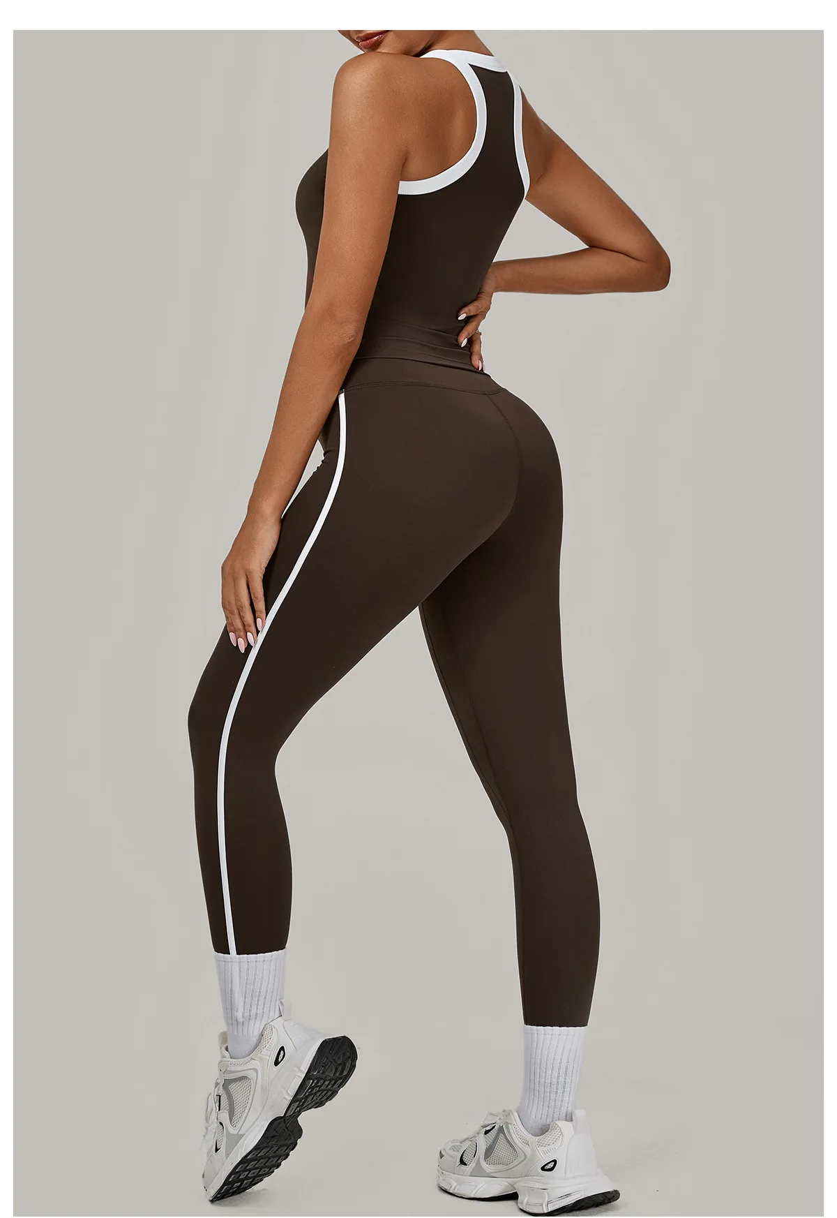 Soft Active V-Neck Tank Top Contrasting Color Sports Suit Women's Tight Nude Yoga Sets Sports Outdoor Gym Workout Fitness Suit
Soft Active V-Neck Tank Top Contrasting Color Sports Suit Women's Tight Nude Yoga Sets Sports Outdoor Gym Workout Fitness Suit