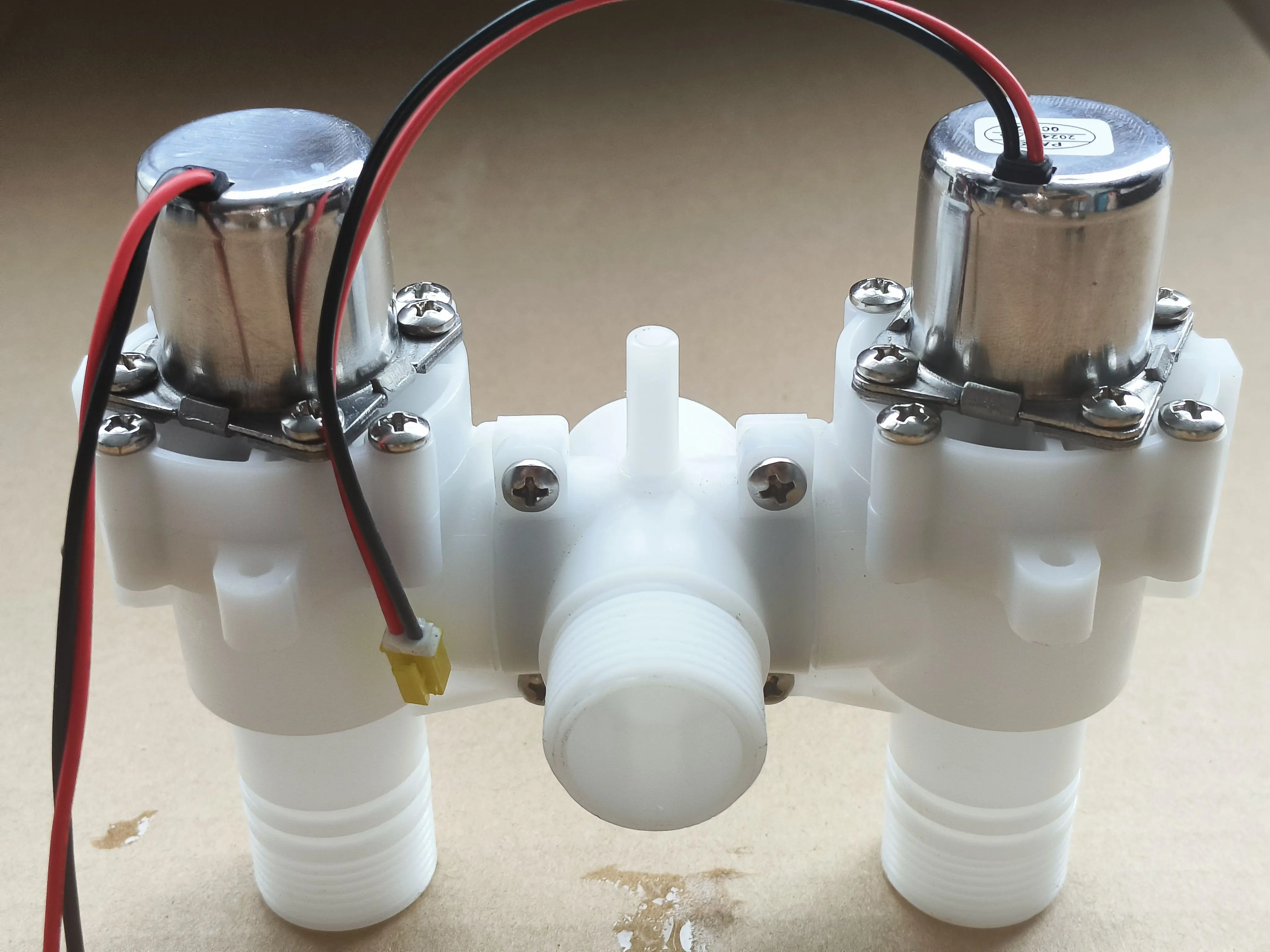 Совместим с компонентами интеллектуального импульсного клапана унитаза Bianjiebao и Dongpeng W8051/8121, B1856G. 
Совместим с компонентами интеллектуального импульсного клапана унитаза Bianjiebao и Dongpeng W8051/8121, B1856G.