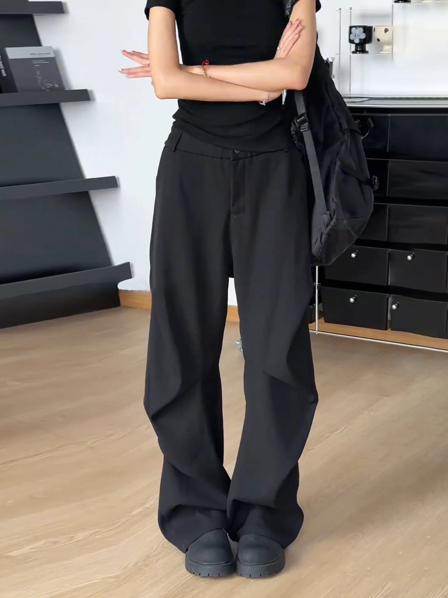 Мужские свободные повседневные брюки-палаццо с высокой талией, прямым кроем, плиссированные, из драпированной ткани, для работы, осенние
Мужские свободные повседневные брюки-палаццо с высокой талией, прямым кроем, плиссированные, из драпированной ткани, для работы, осенние