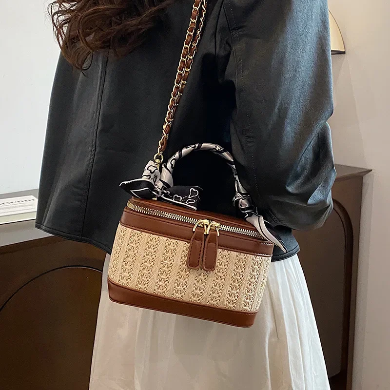 Woven Straw Bag For Women In 2023 New Design Chain Crossbody Bag Summer High-end Feel Portable Bucket Bags
Woven Straw Bag For Women In 2023 New Design Chain Crossbody Bag Summer High-end Feel Portable Bucket Bags