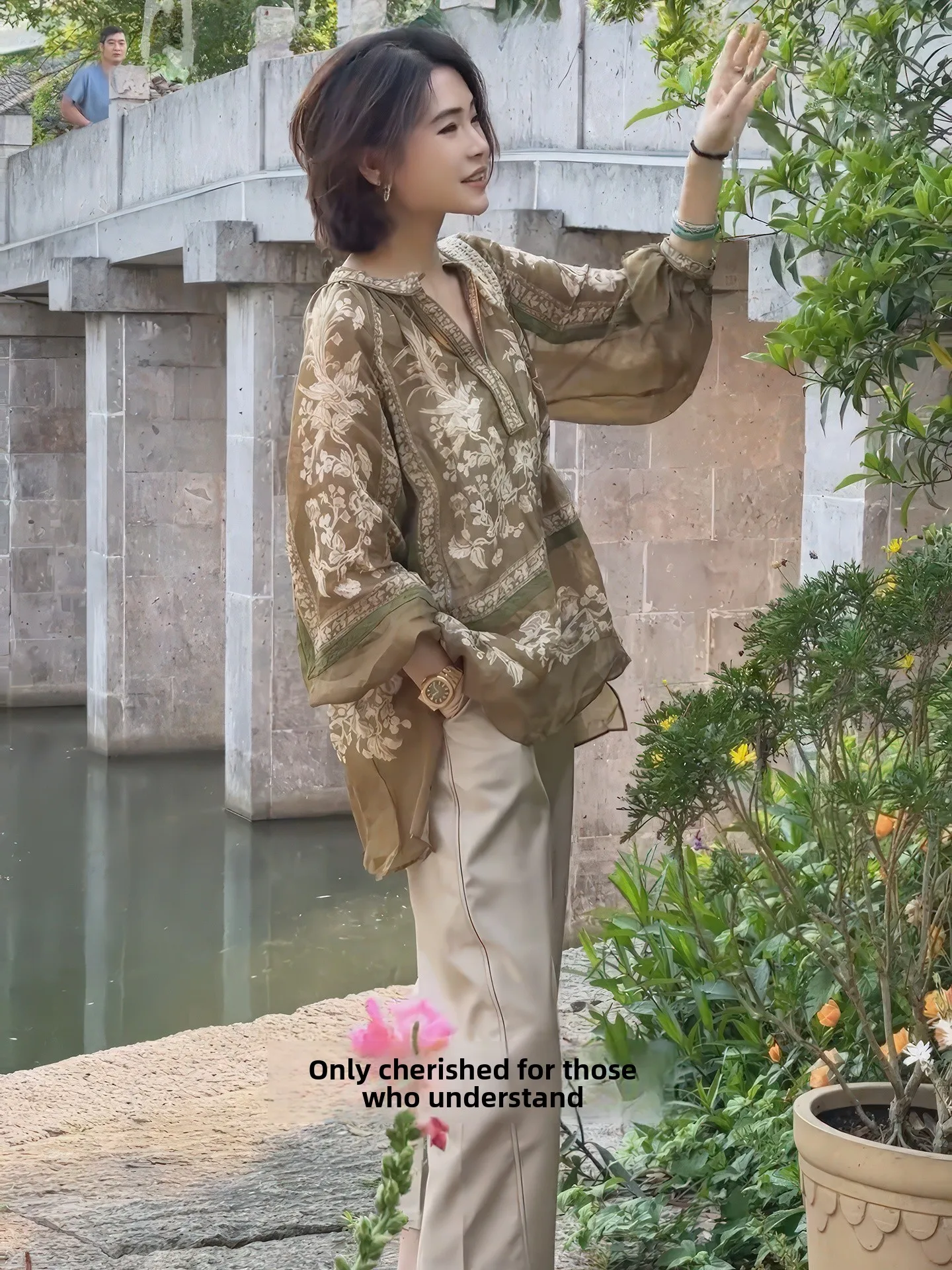 Retro V-Ne Printed Lazy Sle Long Sve Women's irt Ele Design Summer 2025 French Sle Loose Bubble Sve Top
Retro V-Ne Printed Lazy Sle Long Sve Women's irt Ele Design Summer 2025 French Sle Loose Bubble Sve Top