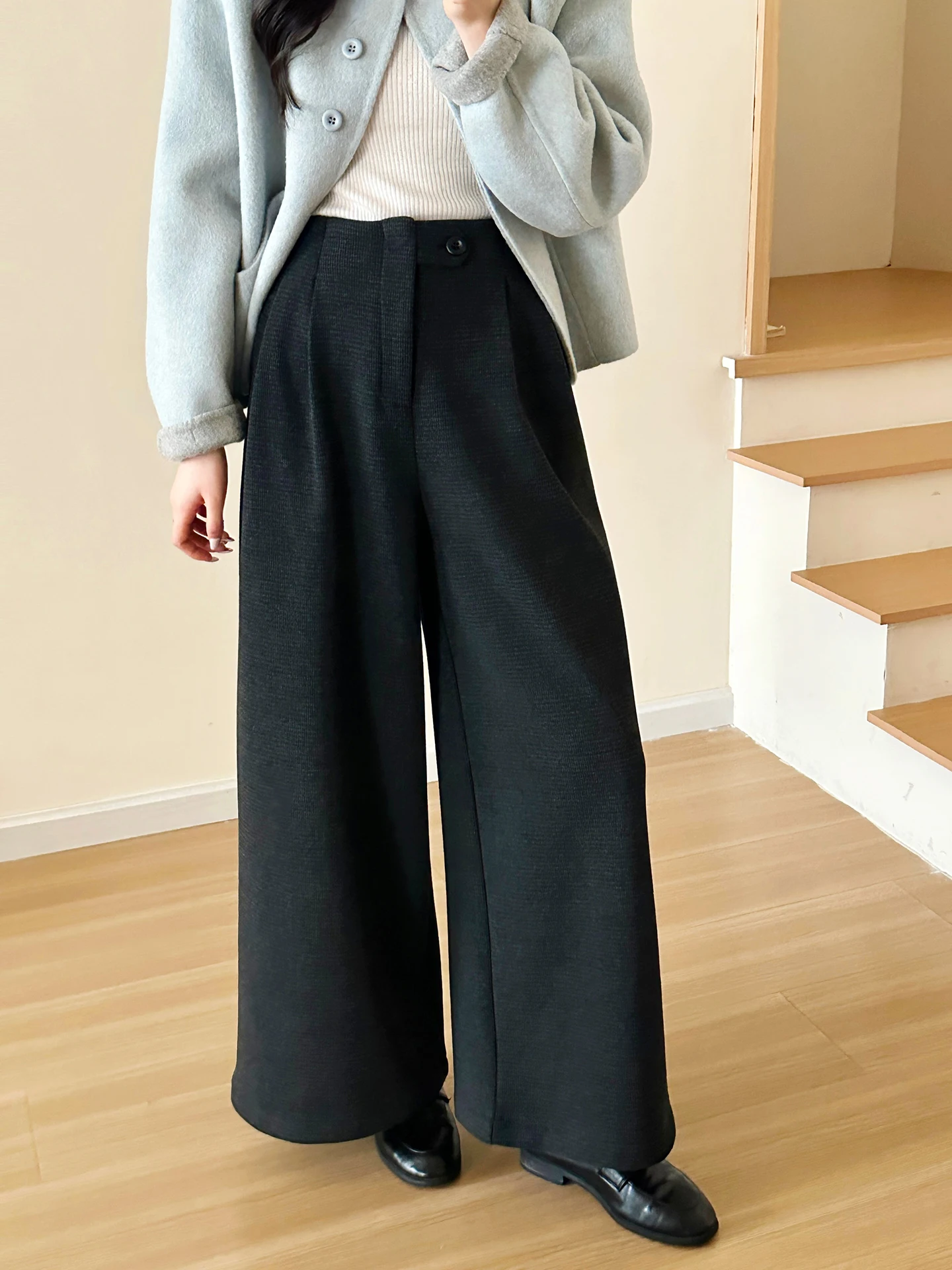 Winter New Women's Casual Pants High Waist Button Closure Fce Lined Wool Blend Loose Fit Versatile Wide Leg Trousers
Winter New Women's Casual Pants High Waist Button Closure Fce Lined Wool Blend Loose Fit Versatile Wide Leg Trousers