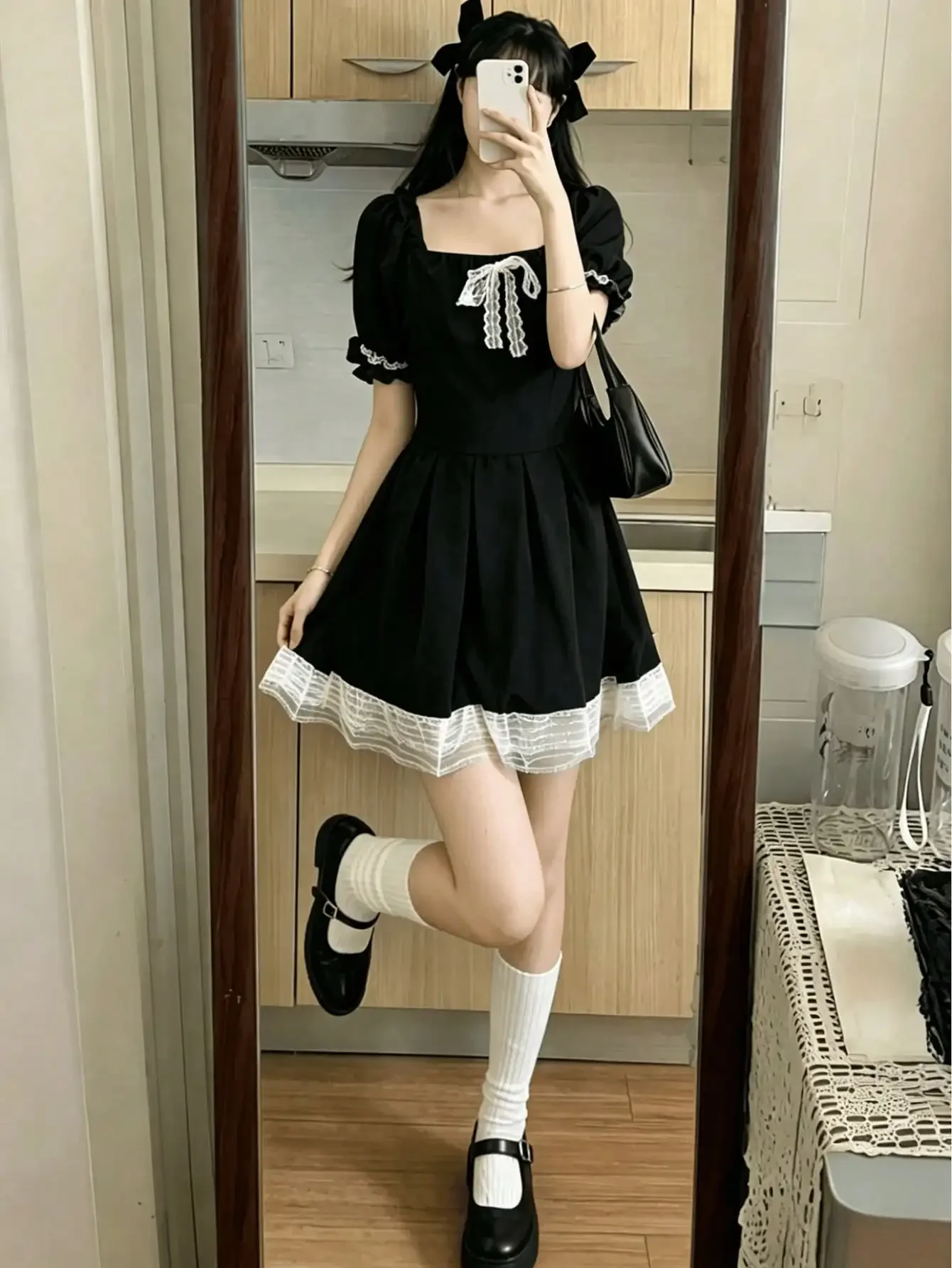 1pc Japanese Style Bow Tie Campus Cosplay Outfit, Lolita Puff Sleeve Cute Girl JK Mini Black Dress With Lace Trim, Suitable For
1pc Japanese Style Bow Tie Campus Cosplay Outfit, Lolita Puff Sleeve Cute Girl JK Mini Black Dress With Lace Trim, Suitable For