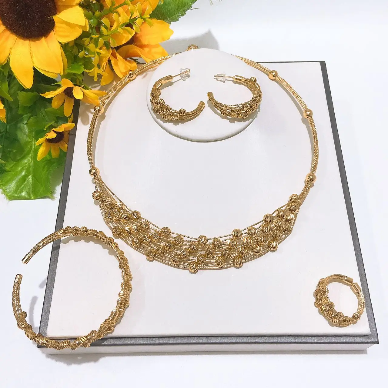 Fashionable Textured Net Shape Jewelry Set with Beads Statement Trendy Gold Plated Necklace Bracelet Earrings Ring 4PC Jewellery
Fashionable Textured Net Shape Jewelry Set with Beads Statement Trendy Gold Plated Necklace Bracelet Earrings Ring 4PC Jewellery