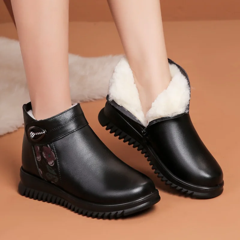 2024 Winter Genuine Leather Women Side Zip Fur Casual Ankle Boots Casual Snow Boots Lady Soft Flat Shoes Mother Boots
2024 Winter Genuine Leather Women Side Zip Fur Casual Ankle Boots Casual Snow Boots Lady Soft Flat Shoes Mother Boots