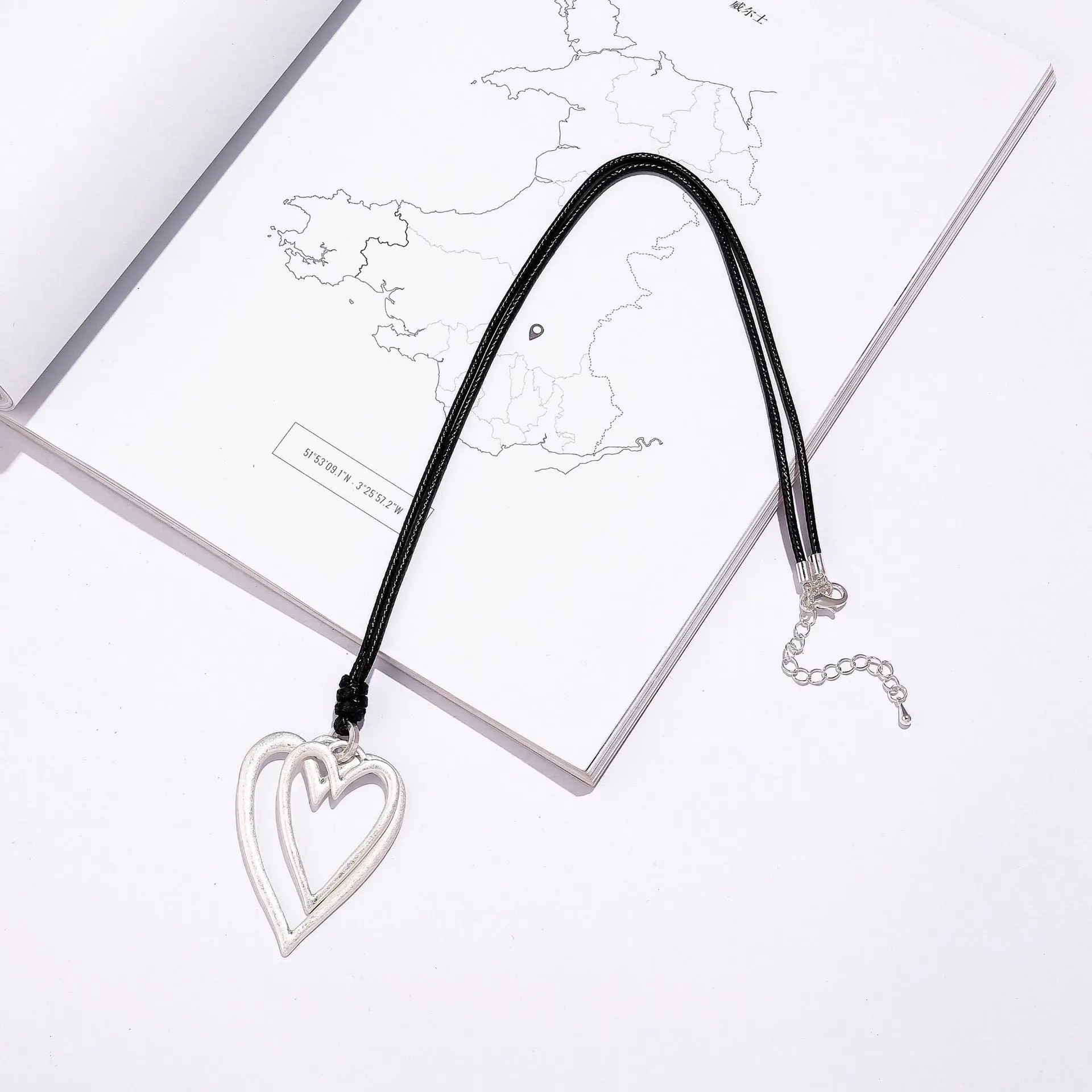 DIY accessories special supply popular European and American necklaces European and American metal personalized fashion double-l
DIY accessories special supply popular European and American necklaces European and American metal personalized fashion double-l