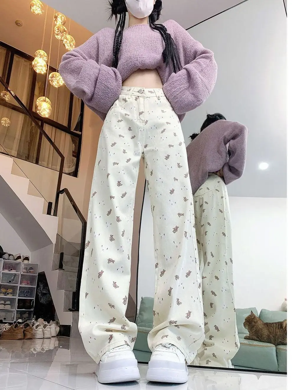 Прямые широкие брюки с высокой талией и принтом медведя, женские джинсовые джинсы, осенние новые свободные универсальные повседневные брюки
Прямые широкие брюки с высокой талией и принтом медведя, женские джинсовые джинсы, осенние новые свободные универсальные повседневные брюки