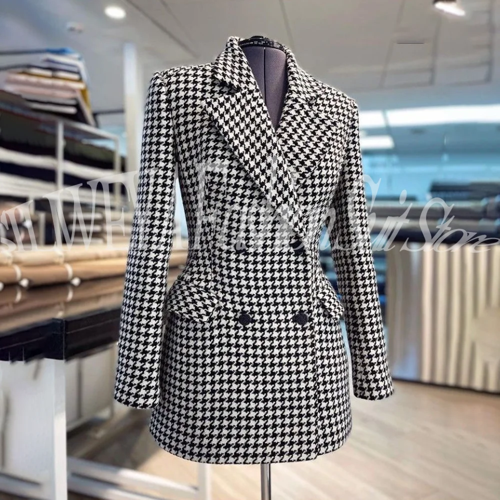 Модное пальто с узором «гусиные лапки» для женщин, двубортный шикарный пиджак, облегающий элегантный повседневный офисный стильный женский костюм
Модное пальто с узором «гусиные лапки» для женщин, двубортный шикарный пиджак, облегающий элегантный повседневный офисный стильный женский костюм