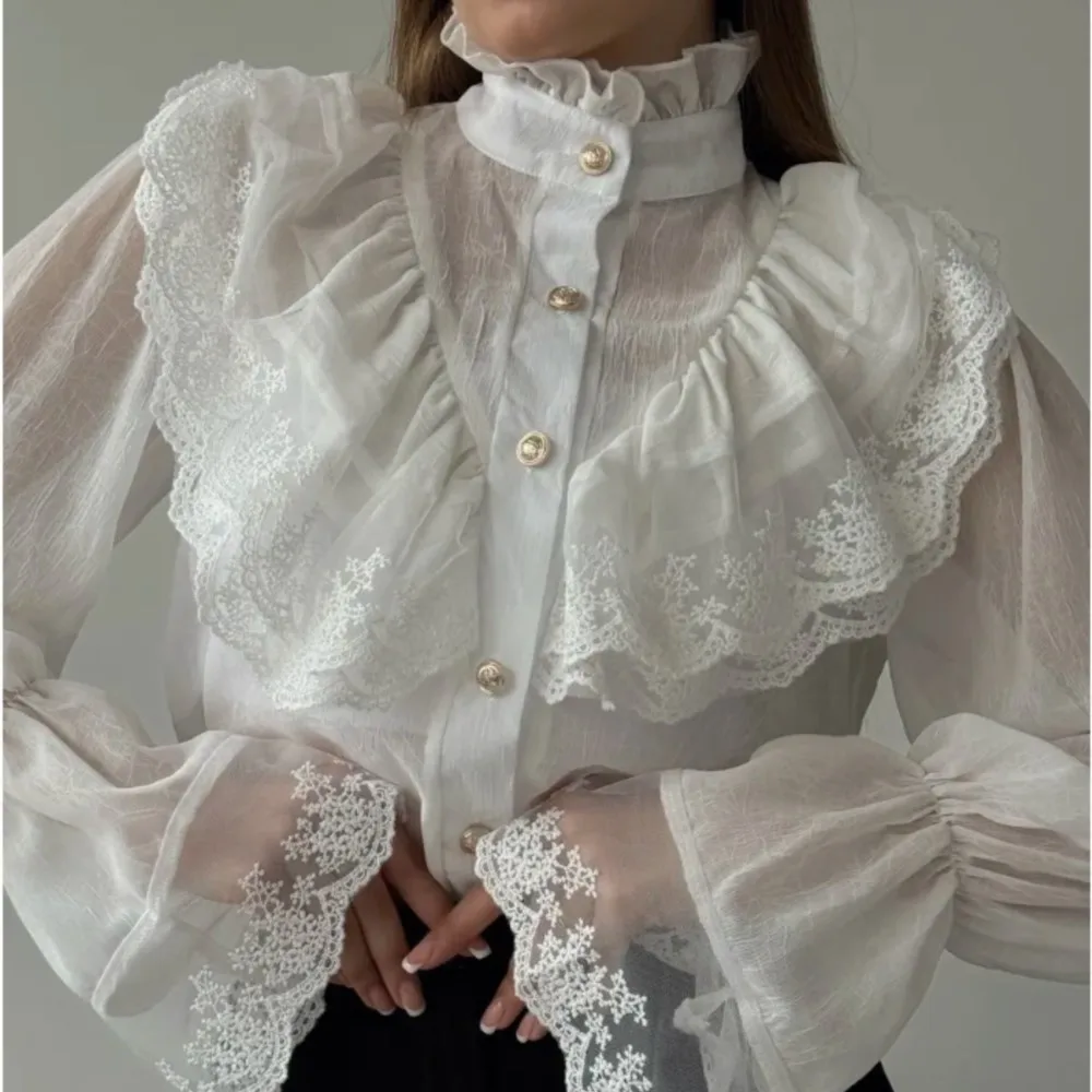 Spring Autumn New Shirts Elegant Simple Palace Style Clothes Stand-up Collar Chiffon Long Sleeves Ruffles Single-breasted Tops
Spring Autumn New Shirts Elegant Simple Palace Style Clothes Stand-up Collar Chiffon Long Sleeves Ruffles Single-breasted Tops