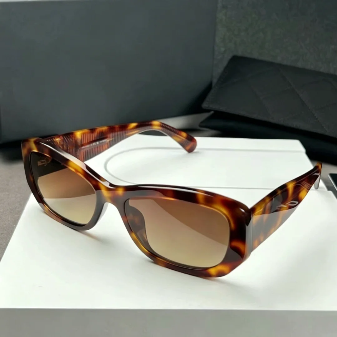 Luxury Brand CH5493 Square Sunglasses Unisex Summer Fashion Sunglasses Outdoor Travel Sports Polarized Glasses Full Gift Box
Luxury Brand CH5493 Square Sunglasses Unisex Summer Fashion Sunglasses Outdoor Travel Sports Polarized Glasses Full Gift Box