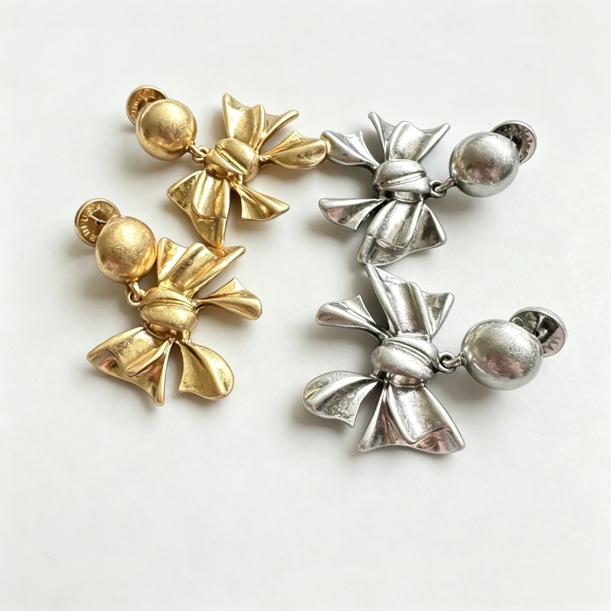 Os Vintage Bow Statement Drop Stud Earrings, Baroque Style Chunky Elegant Everyday Evening Party Wedding Jewelry for Women
Os Vintage Bow Statement Drop Stud Earrings, Baroque Style Chunky Elegant Everyday Evening Party Wedding Jewelry for Women