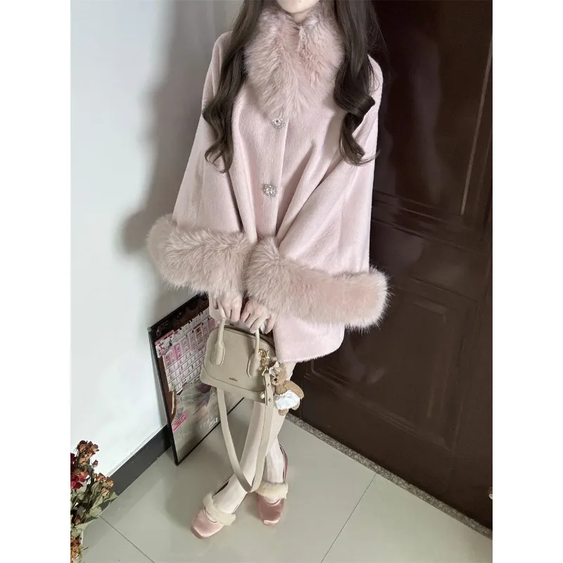 Women's Clothing Wealthy Family Rich Girl High-end Feel Warm Fur Collar Wool Coat Autumn Winter New Mid-length Coats Loose Tops
Women's Clothing Wealthy Family Rich Girl High-end Feel Warm Fur Collar Wool Coat Autumn Winter New Mid-length Coats Loose Tops