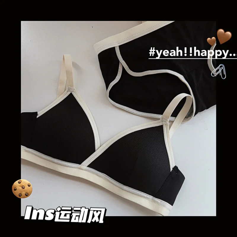 Japanese triangle cup thin style gathering small breasts and non-empty cup underwear for women without steel rings, small breath
Japanese triangle cup thin style gathering small breasts and non-empty cup underwear for women without steel rings, small breath