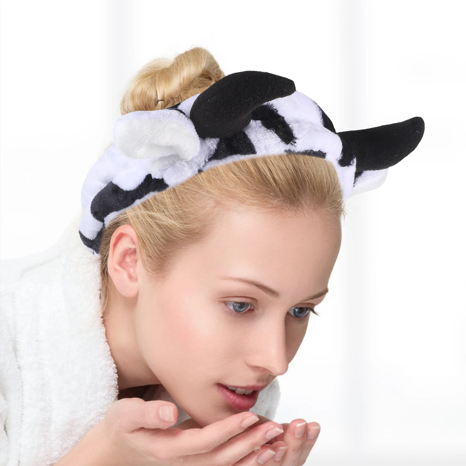 Print Flannel Hair Band Face Washing Headband Cute Makeup Earband Decorative Skincare Accessory for Women Kids
Print Flannel Hair Band Face Washing Headband Cute Makeup Earband Decorative Skincare Accessory for Women Kids