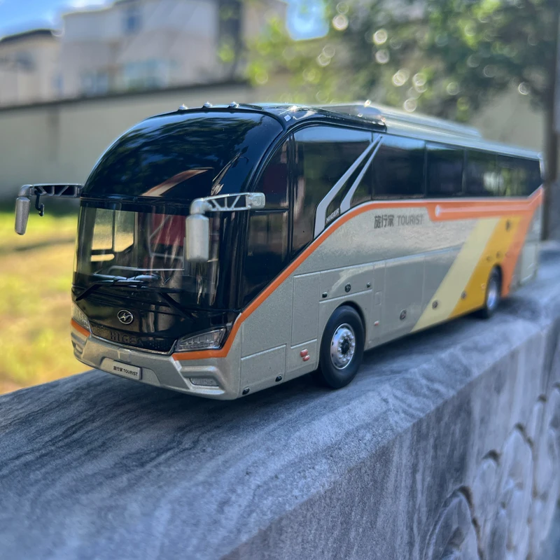 1:42 Original Scale Model,Higer Bus,King Dragon,Tourist,Lighting,Diecast Model for Collection and Display
1:42 Original Scale Model,Higer Bus,King Dragon,Tourist,Lighting,Diecast Model for Collection and Display