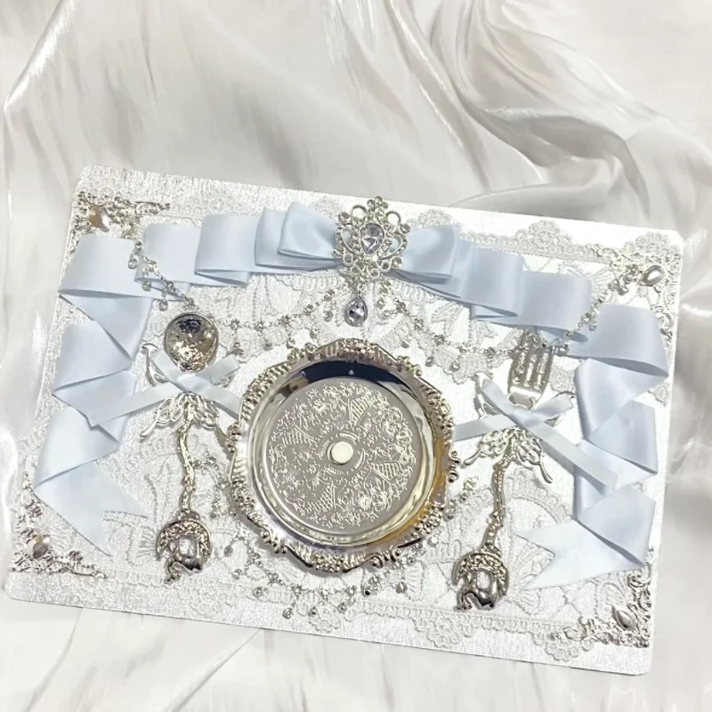 Vintage Silver Tableware Lta Dressing Board Finished Plate Pain Decorative Bow Valley Beauty Red Ribbon Dark Court Style
Vintage Silver Tableware Lta Dressing Board Finished Plate Pain Decorative Bow Valley Beauty Red Ribbon Dark Court Style