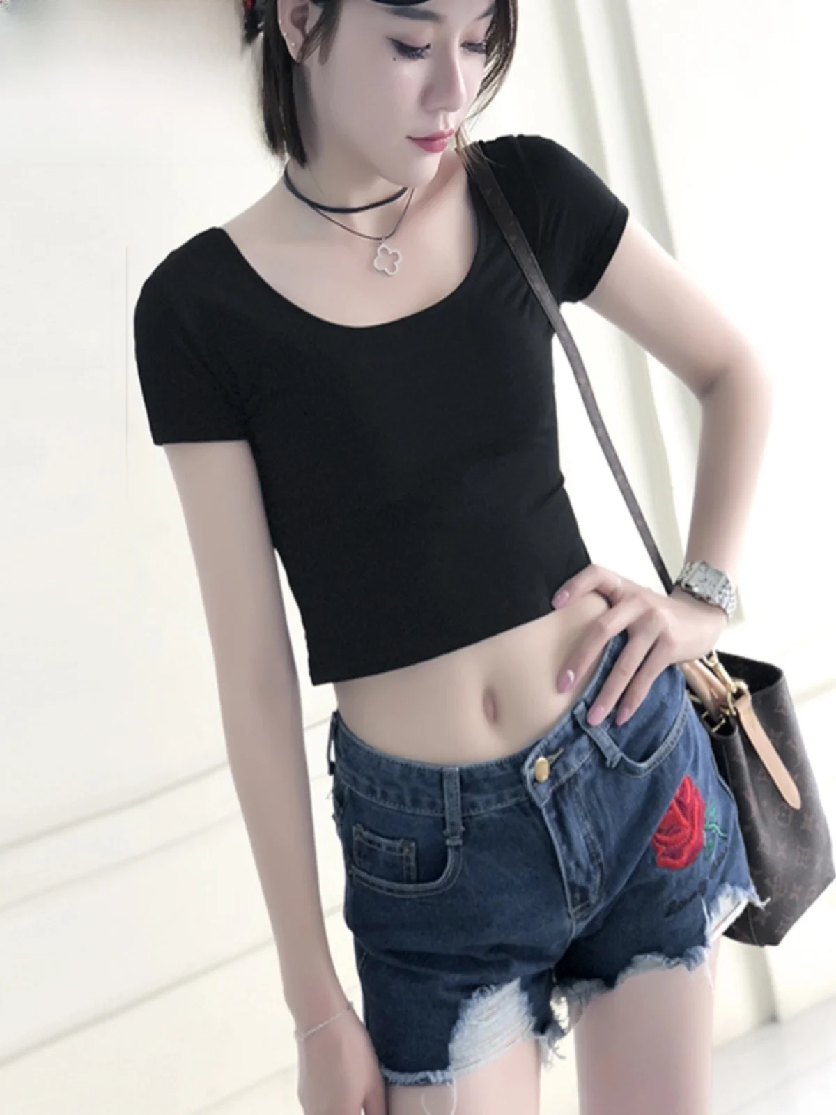 Женский облегающий спортивный топ из эластичного хлопка: ультратонкий, дышащий, влагоотводящий, повседневный
Женский облегающий спортивный топ из эластичного хлопка: ультратонкий, дышащий, влагоотводящий, повседневный