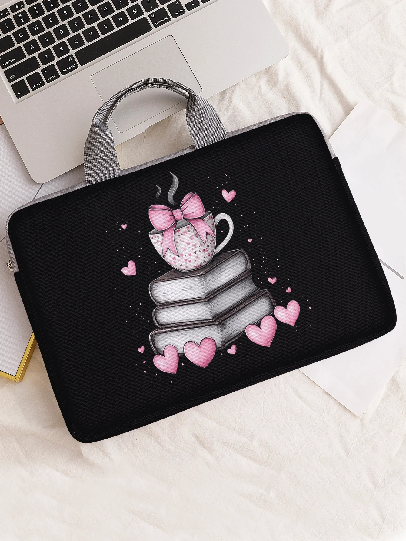 One Set, Two Styles, Teacup and Books Pattern Printed Laptop Sleeve, Briefcase, Suitable for 14-inch Laptops
One Set, Two Styles, Teacup and Books Pattern Printed Laptop Sleeve, Briefcase, Suitable for 14-inch Laptops