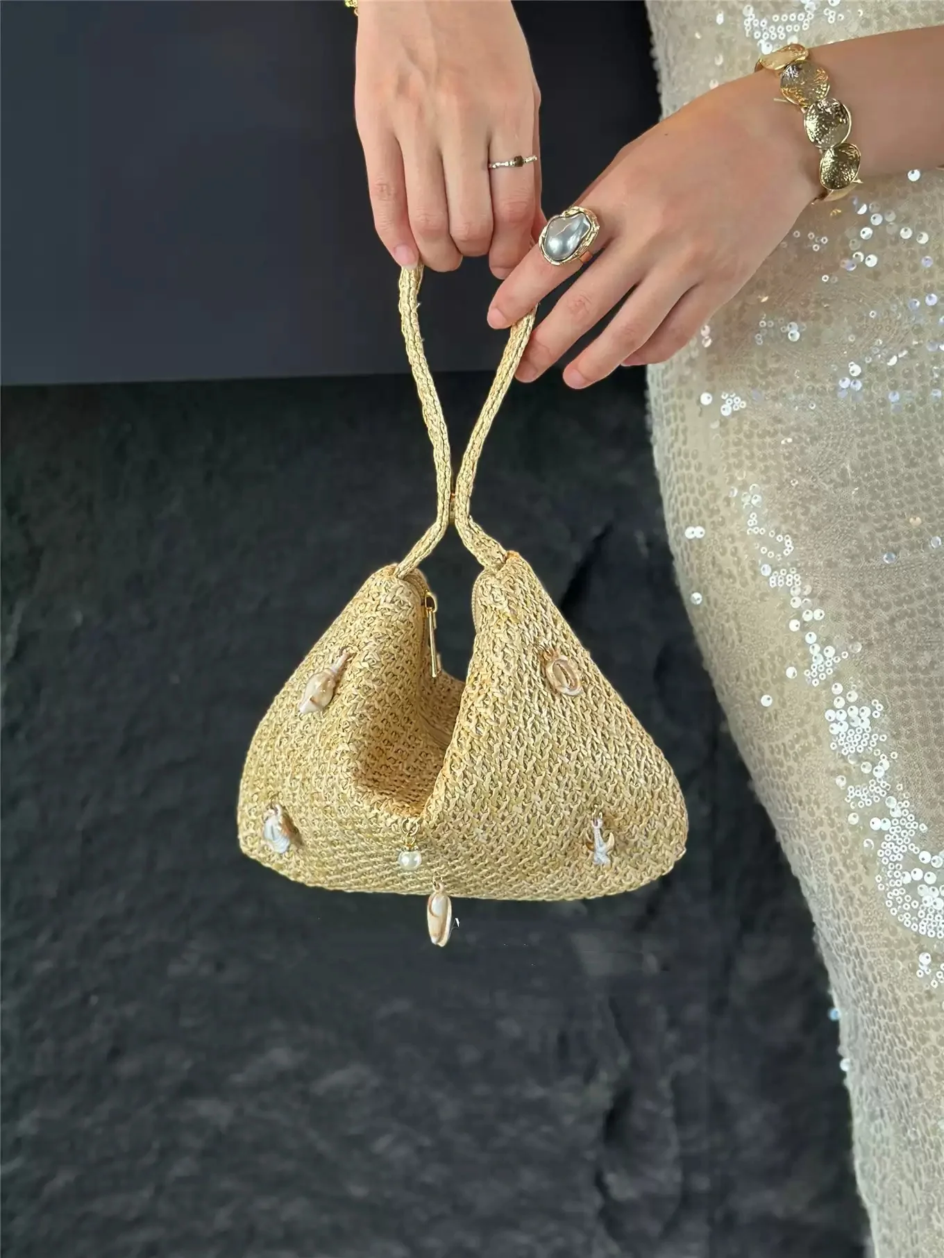 French Style Retro Metal Bead Decoration Woven Handheld Bag Stylish Fashion Versatile Hand-woven Straw Shoulder Bag For Women
French Style Retro Metal Bead Decoration Woven Handheld Bag Stylish Fashion Versatile Hand-woven Straw Shoulder Bag For Women