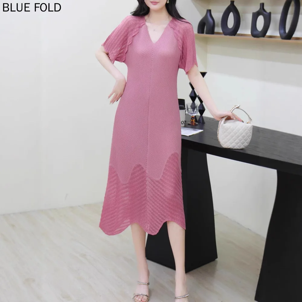 PLEATS модное платье с v-образным вырезом, сетчатое платье с короткими рукавами, рыбья чешуя, простой изогнутый кулон, тонкий сто складок
PLEATS модное платье с v-образным вырезом, сетчатое платье с короткими рукавами, рыбья чешуя, простой изогнутый кулон, тонкий сто складок