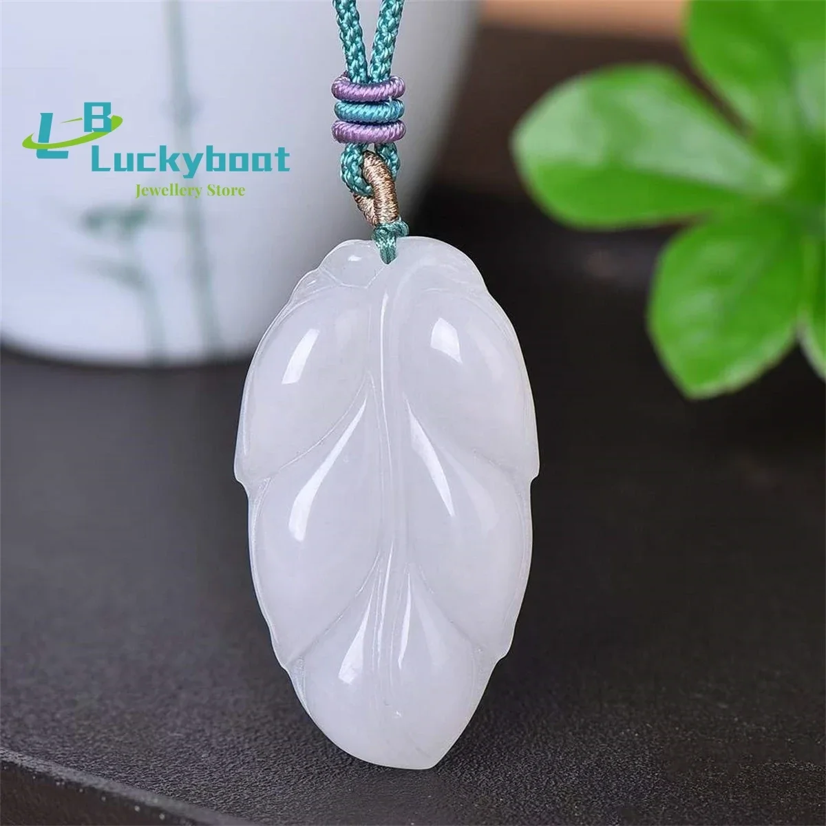 Кулон в виде листьев дерева из натурального золота, шелка, белого нефрита, простой и элегантный, персонализированный, модный, универсальный для мужчин и женщин 
Кулон в виде листьев дерева из натурального золота, шелка, белого нефрита, простой и элегантный, персонализированный, модный, универсальный для мужчин и женщин