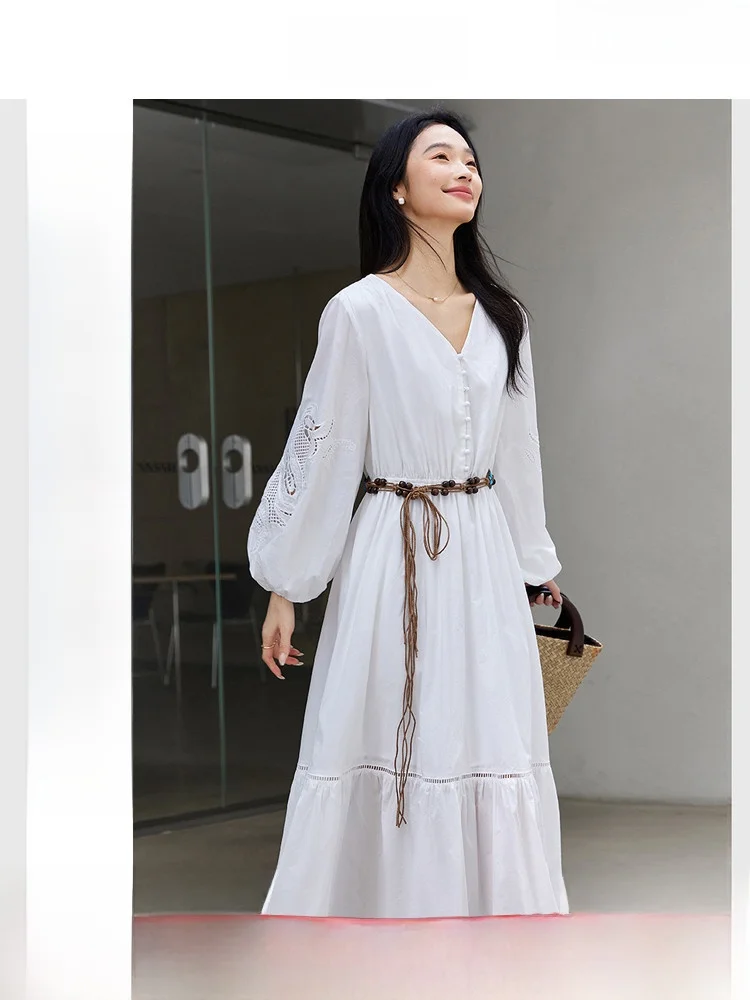 Elegant White Lacey Hollow Embroidery Dress Women's Spring New V-neck Long Sleeve Waist-cinched Skirt Fashionable Holiday Style
Elegant White Lacey Hollow Embroidery Dress Women's Spring New V-neck Long Sleeve Waist-cinched Skirt Fashionable Holiday Style