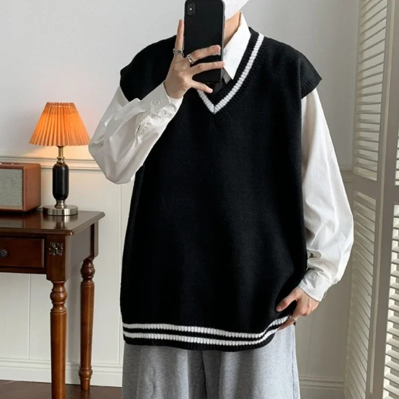 Японский ретро пуловер с v-образным вырезом, жилет, мужской модный студенческий стиль, свободная пара, корейский хлопковый вязаный жилет, повседневная мода
Японский ретро пуловер с v-образным вырезом, жилет, мужской модный студенческий стиль, свободная пара, корейский хлопковый вязаный жилет, повседневная мода