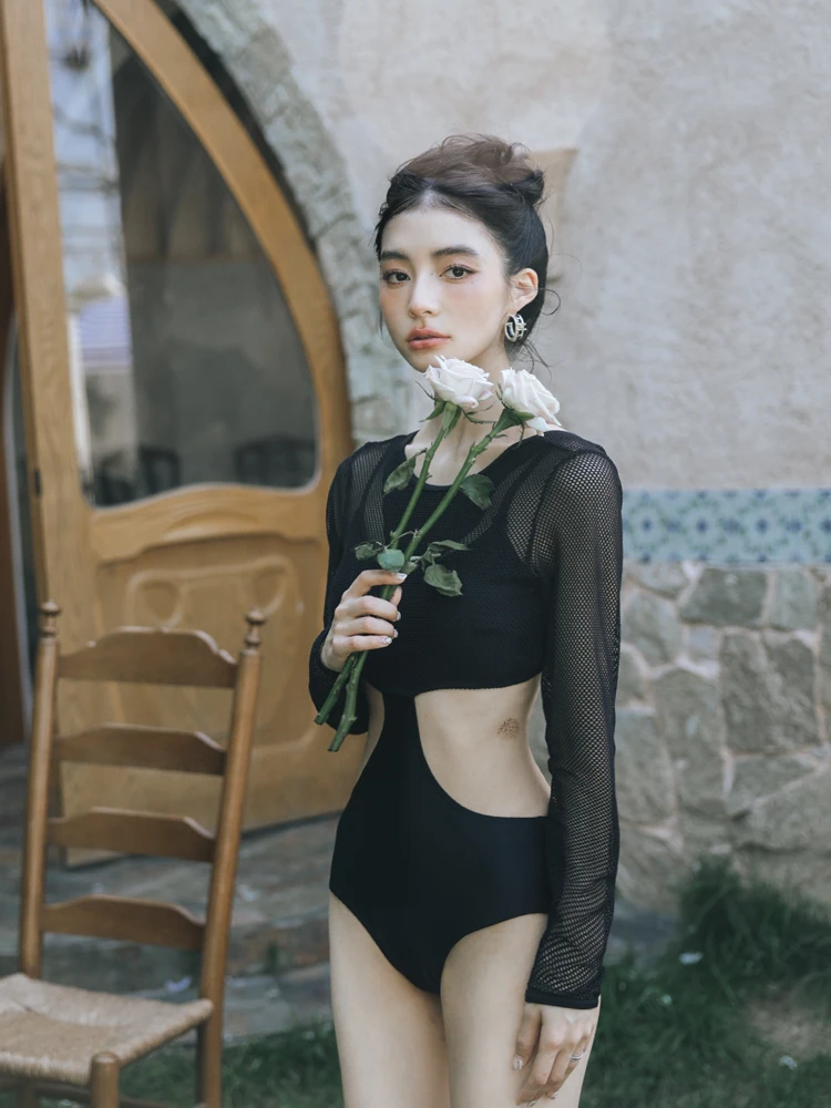 Sexy Long Sleeve Backless Swimsuit for Women Thermal Beach Swimming Costume Fixed Chest Pad Casual Swimwear
Sexy Long Sleeve Backless Swimsuit for Women Thermal Beach Swimming Costume Fixed Chest Pad Casual Swimwear