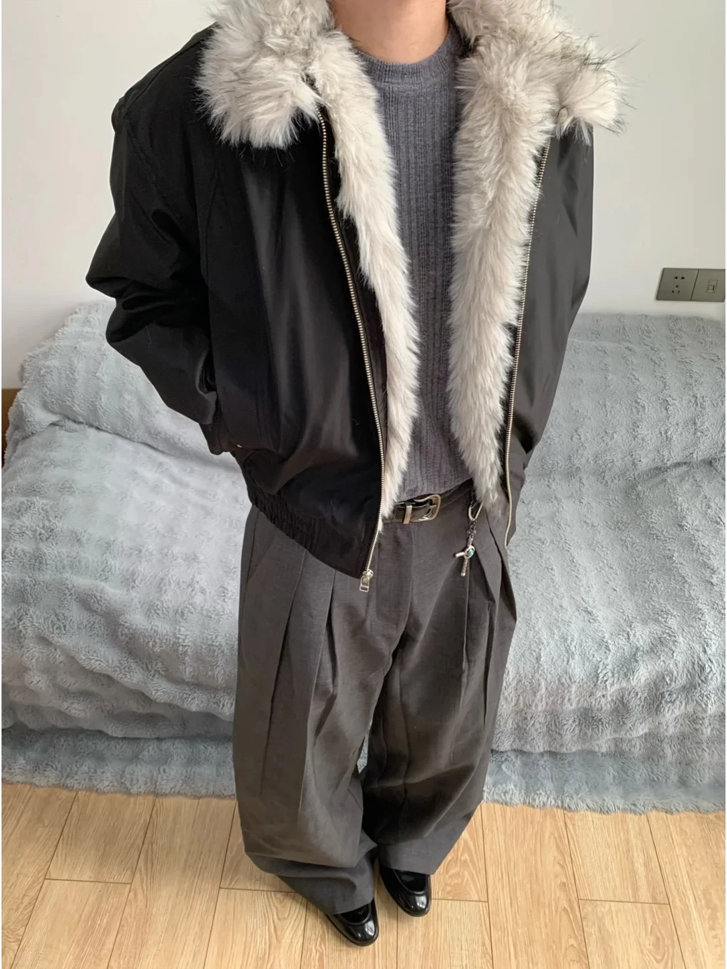 Утепленная флисовая куртка-бомбер мужская, в стиле High Street, с принтом Wolf King Mountain Eagle, с волчьим мехом, теплая повседневная куртка-харрингтон
Утепленная флисовая куртка-бомбер мужская, в стиле High Street, с принтом Wolf King Mountain Eagle, с волчьим мехом, теплая повседневная куртка-харрингтон