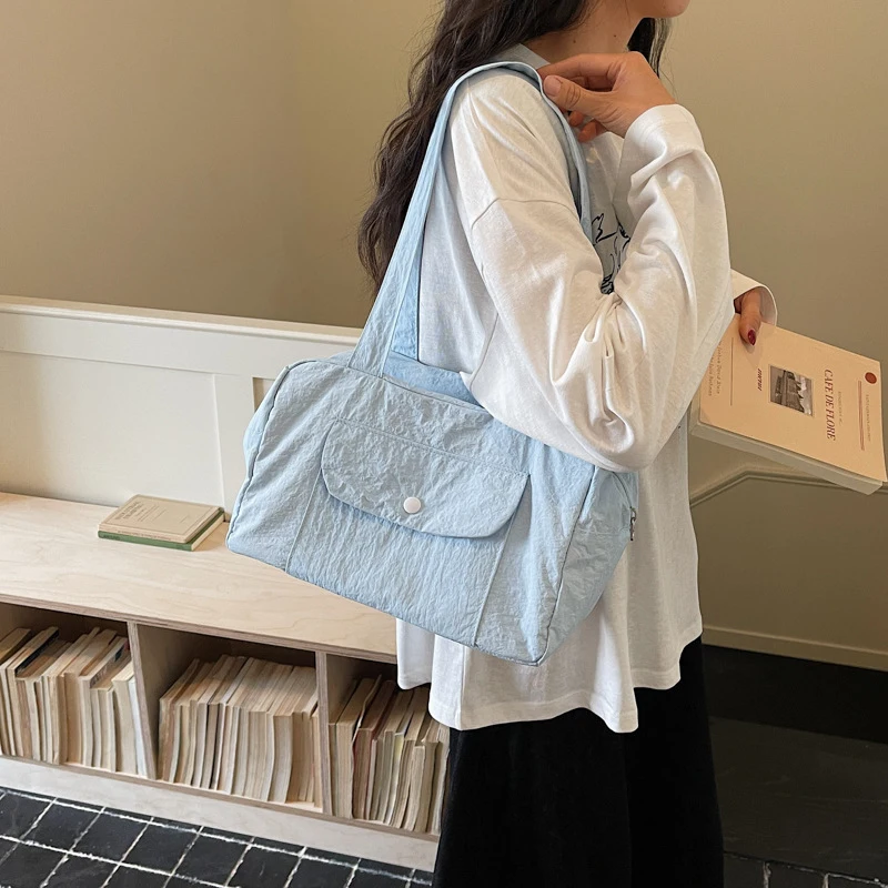 Lightweight sports bag for women2026New large-capacity versatile travel bag, casual niche shoulder bag, niche fabric bag
Lightweight sports bag for women2026New large-capacity versatile travel bag, casual niche shoulder bag, niche fabric bag