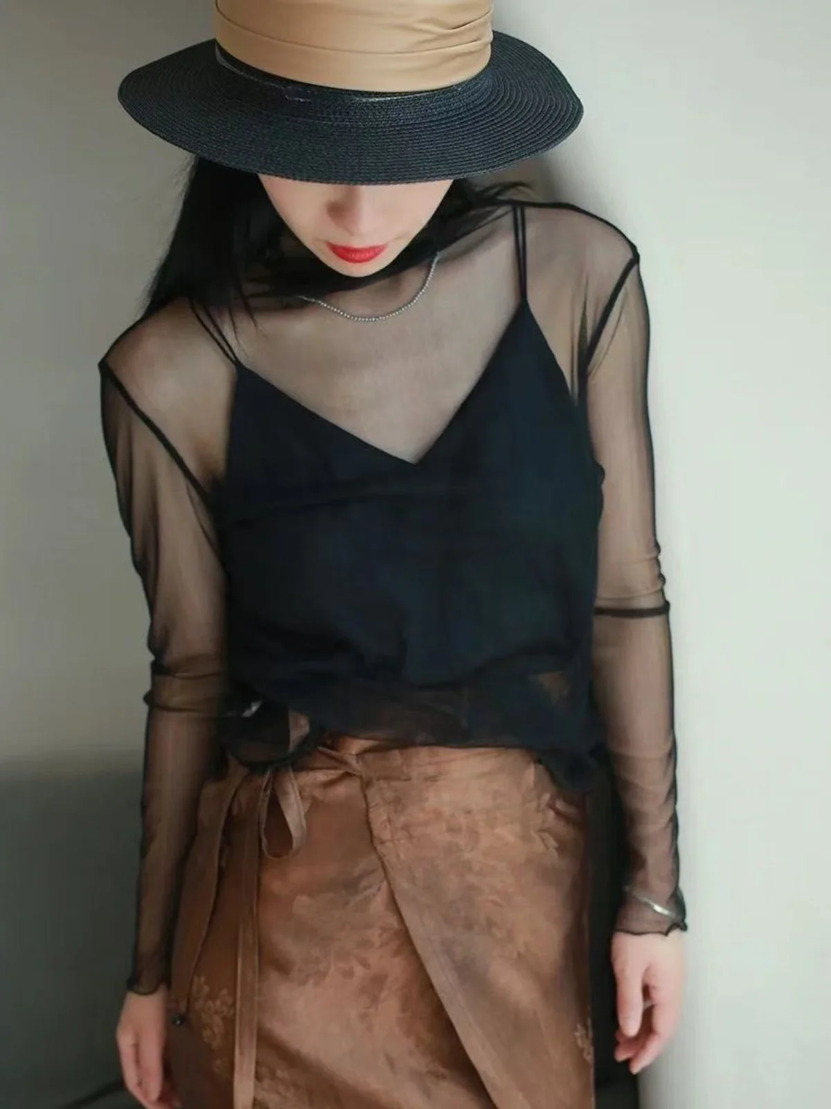 Black Lace Thin Long Sleeve High Collar Base Layer T-Shirt Mesh Shirt Spring Autumn Sunscreen Top Women's Fashion Premium Style
Black Lace Thin Long Sleeve High Collar Base Layer T-Shirt Mesh Shirt Spring Autumn Sunscreen Top Women's Fashion Premium Style