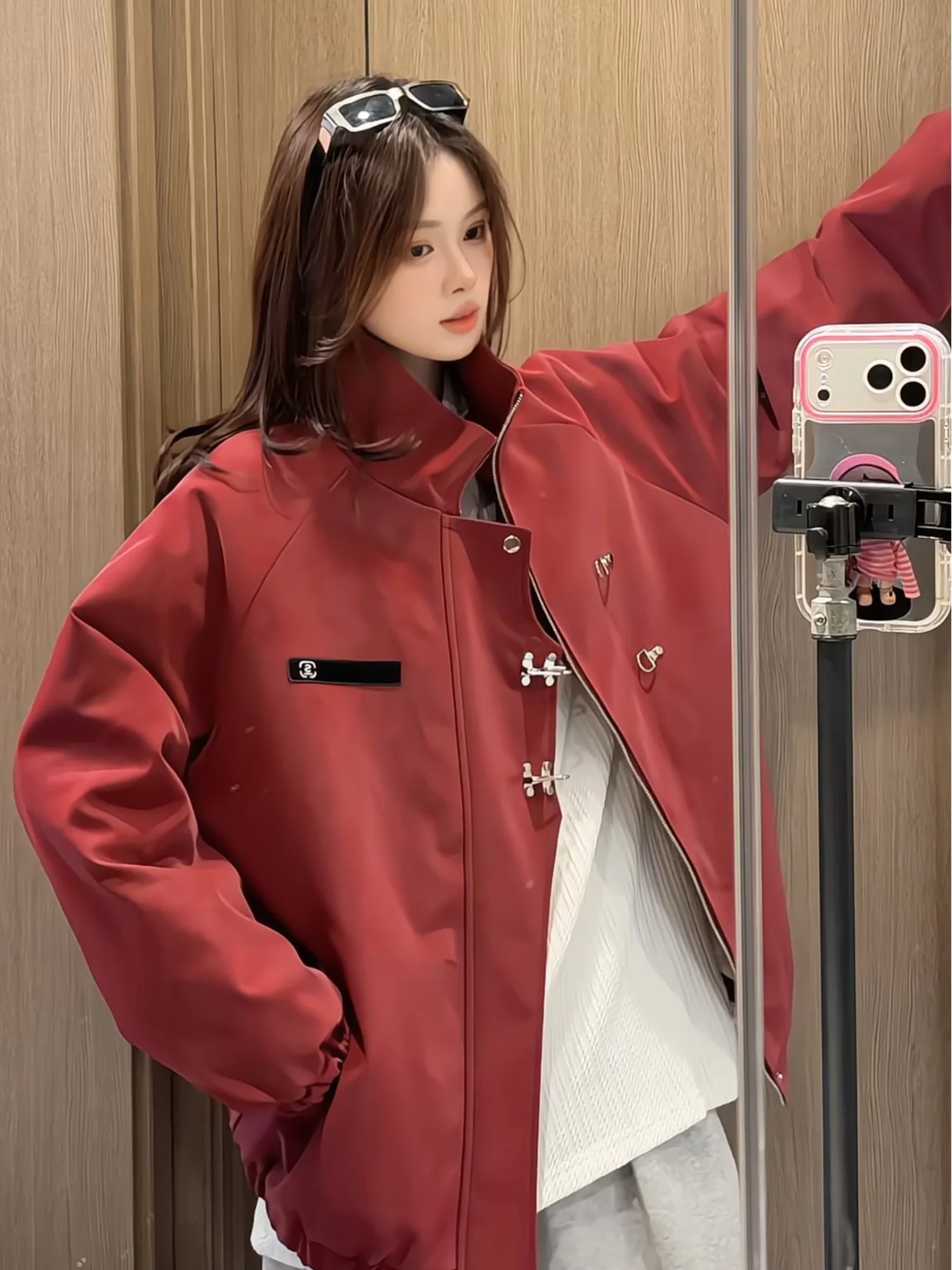 Мужская утепленная куртка с воротником-стойкой на молнии, окрашенная в цвет красного вина, с дизайнерским акцентом, цвета авиационной синей, для зимы
Мужская утепленная куртка с воротником-стойкой на молнии, окрашенная в цвет красного вина, с дизайнерским акцентом, цвета авиационной синей, для зимы