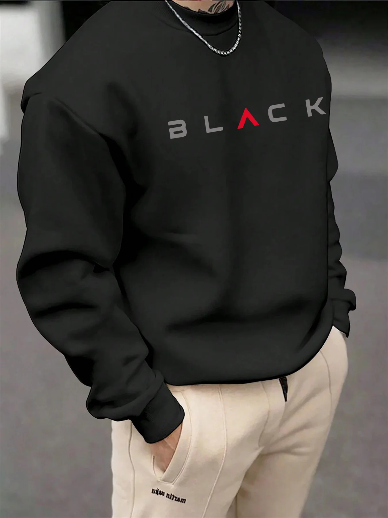 Men's autumn and winter casual loose fashion classic BLACK letter pattern printed long sleeved round neck sweatshirt
Men's autumn and winter casual loose fashion classic BLACK letter pattern printed long sleeved round neck sweatshirt
