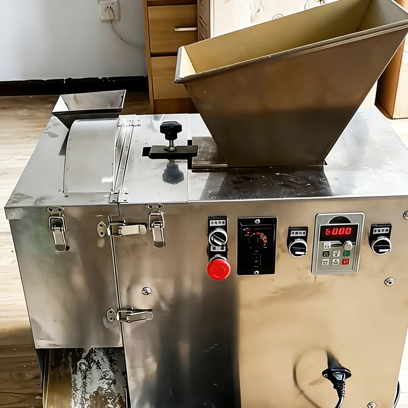 Multi-Purpose Small Dough Cutter round Distributor Mexican Bread Mantou Dumpling Dosage Molding Machine Kitchen Tool
Multi-Purpose Small Dough Cutter round Distributor Mexican Bread Mantou Dumpling Dosage Molding Machine Kitchen Tool