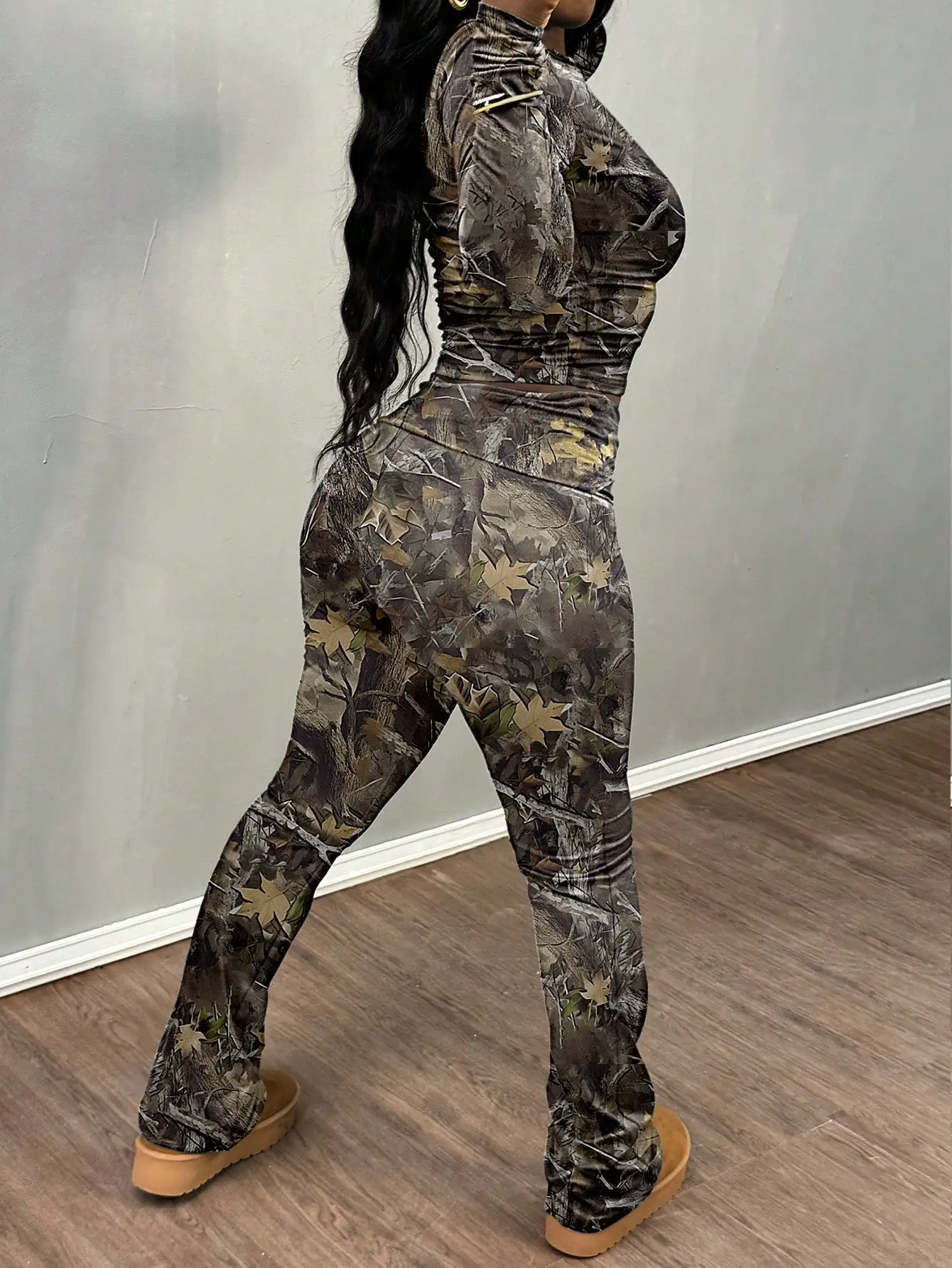 Women Camouflage Print Long Sleeve Crop Top And Flare Pants Casual 2 Piece Set
Women Camouflage Print Long Sleeve Crop Top And Flare Pants Casual 2 Piece Set