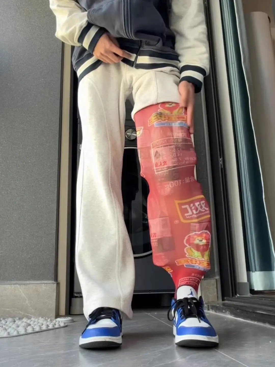 Мужские спортивные брюки с флисовой подкладкой, прямого кроя, осенне-зимние, теплые, повседневные, с дизайном «ножевой угол»
Мужские спортивные брюки с флисовой подкладкой, прямого кроя, осенне-зимние, теплые, повседневные, с дизайном «ножевой угол»