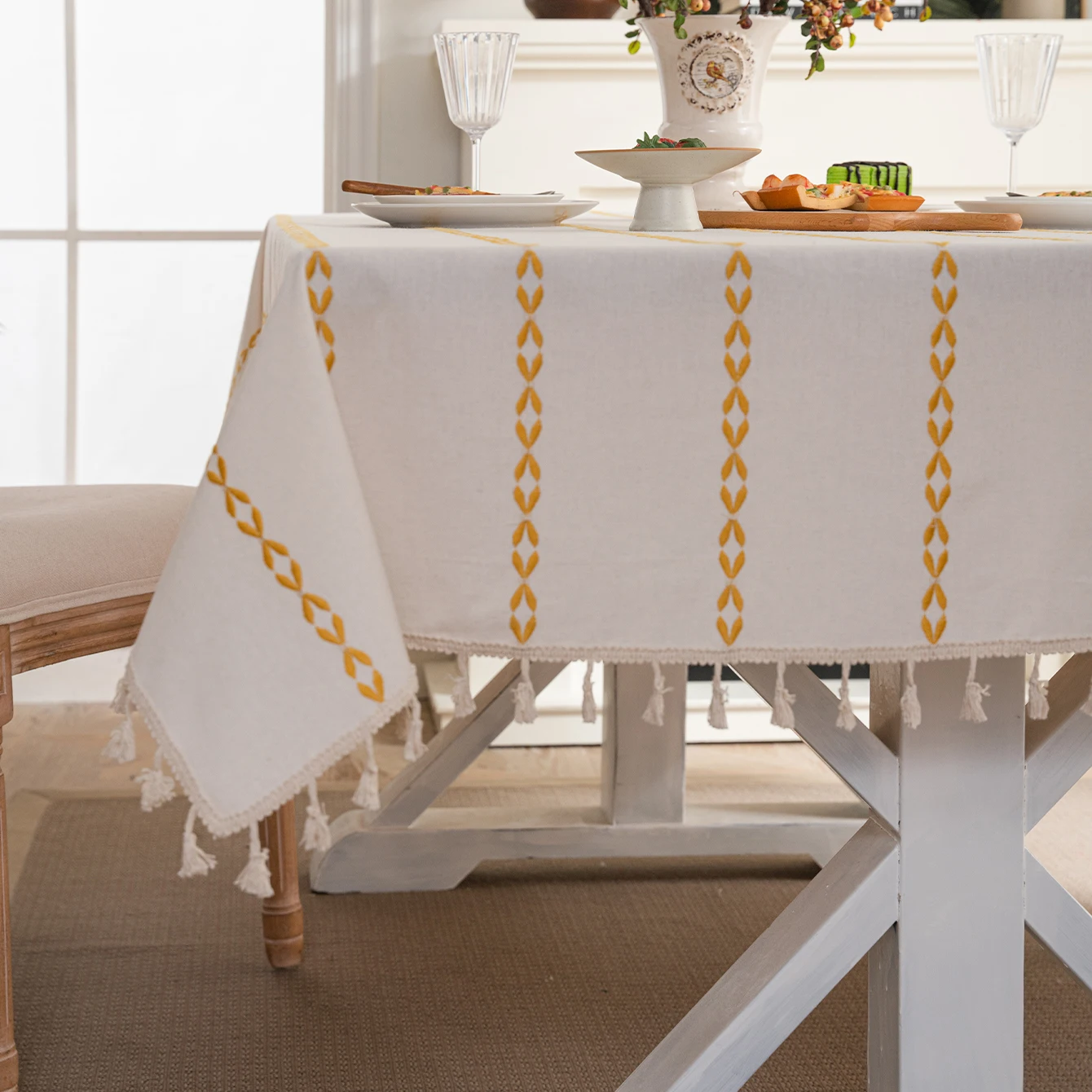 1pc/Christmas interior decorative tablecloth, Bohemian style with embroidered minimalism and simple tassel tablecloth
1pc/Christmas interior decorative tablecloth, Bohemian style with embroidered minimalism and simple tassel tablecloth