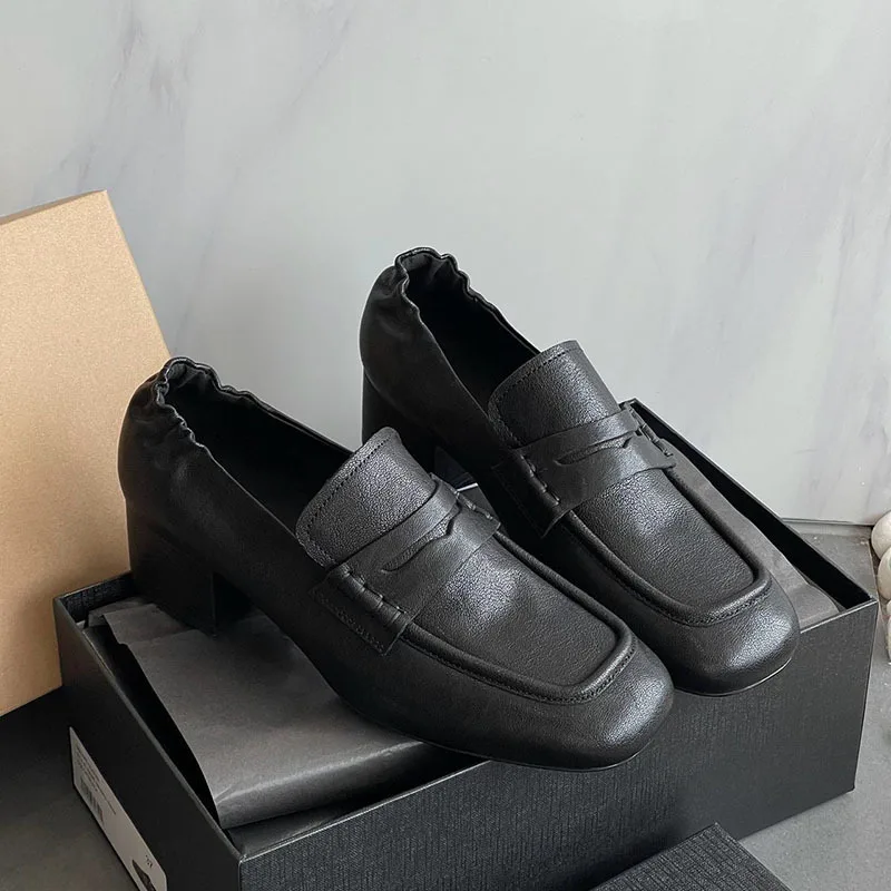 Fashion Women's Shoes Retro Luxury Genuine Leather Loafers for Woman Exquisite Britain Casual Shoes Designer Shoes Zapatos Mujer
Fashion Women's Shoes Retro Luxury Genuine Leather Loafers for Woman Exquisite Britain Casual Shoes Designer Shoes Zapatos Mujer