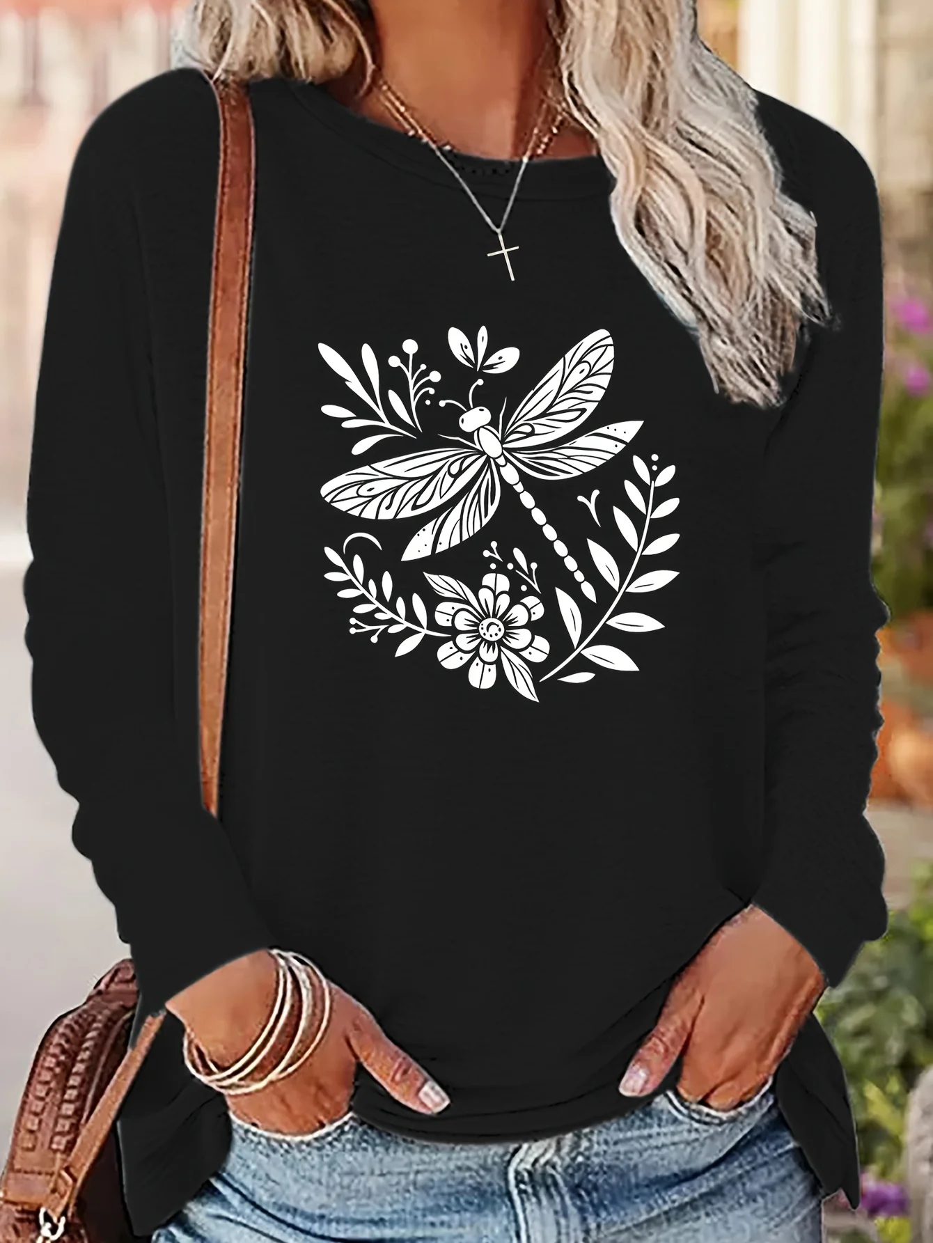 Female tight black and white Dragonfly long sleeved high neck base top, spring and autumn T-shirt for women
Female tight black and white Dragonfly long sleeved high neck base top, spring and autumn T-shirt for women