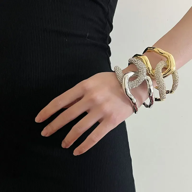 New heavy industry exaggerated decoration hollow cross opening high-end bracelet women
New heavy industry exaggerated decoration hollow cross opening high-end bracelet women