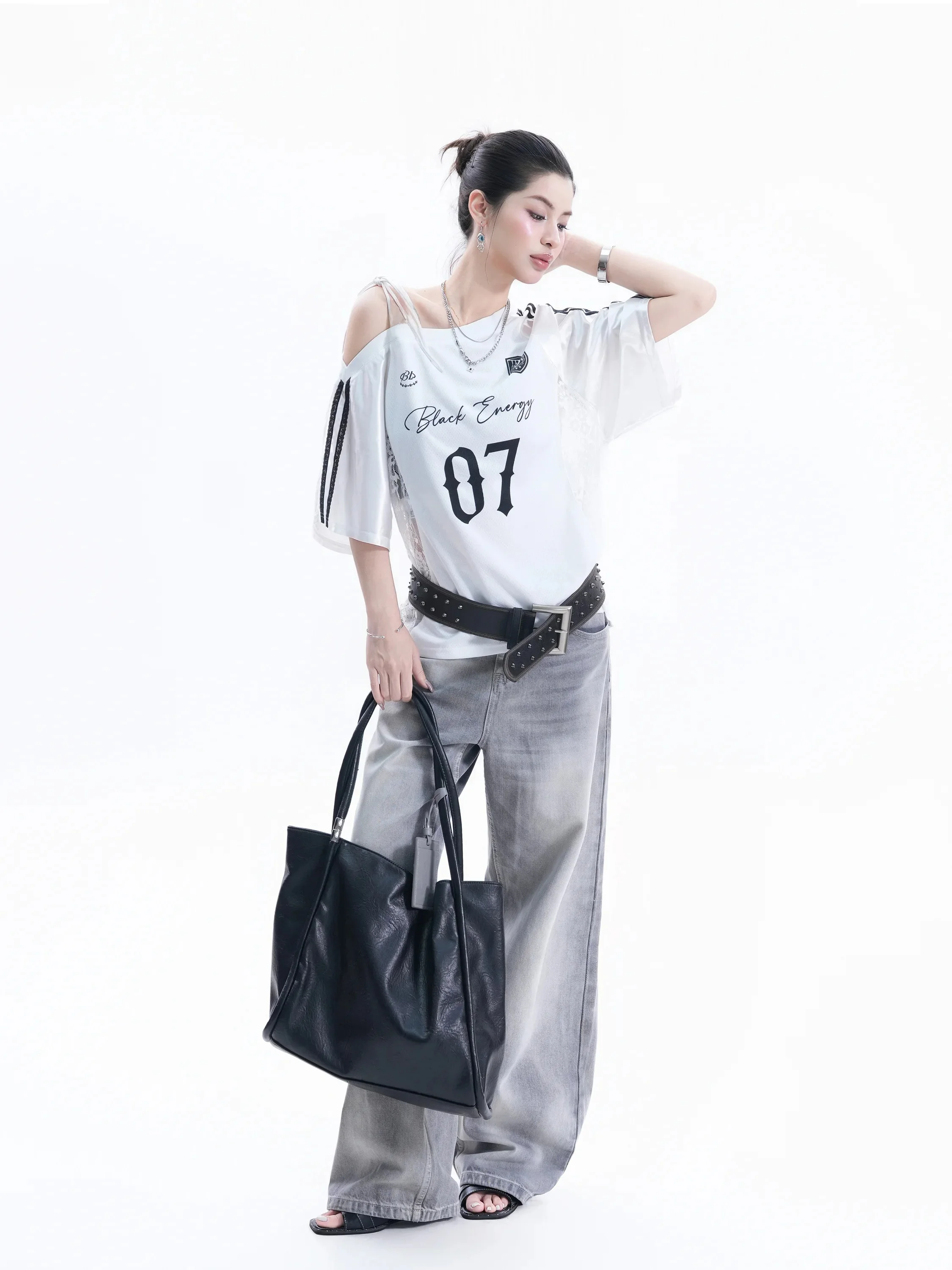 Ladies Casual Style Short Sleeve T-Shirt Shoulder Bared Lace Splice Loose Fit Polyester Fiber round Neck Print Summer Top
Ladies Casual Style Short Sleeve T-Shirt Shoulder Bared Lace Splice Loose Fit Polyester Fiber round Neck Print Summer Top